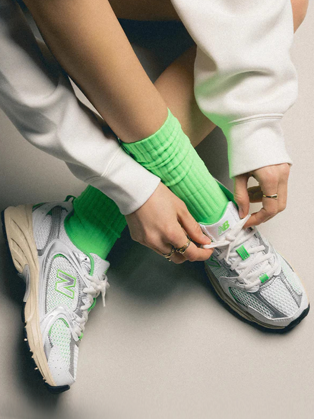 Sneakers MR530 φωτογραφία