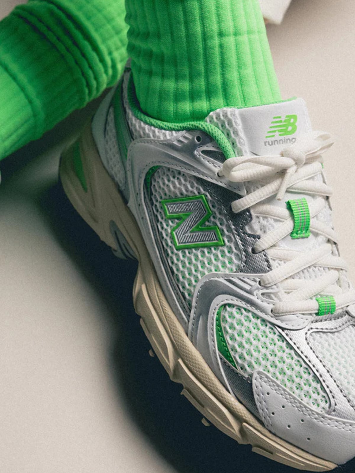 Sneakers MR530 φωτογραφία