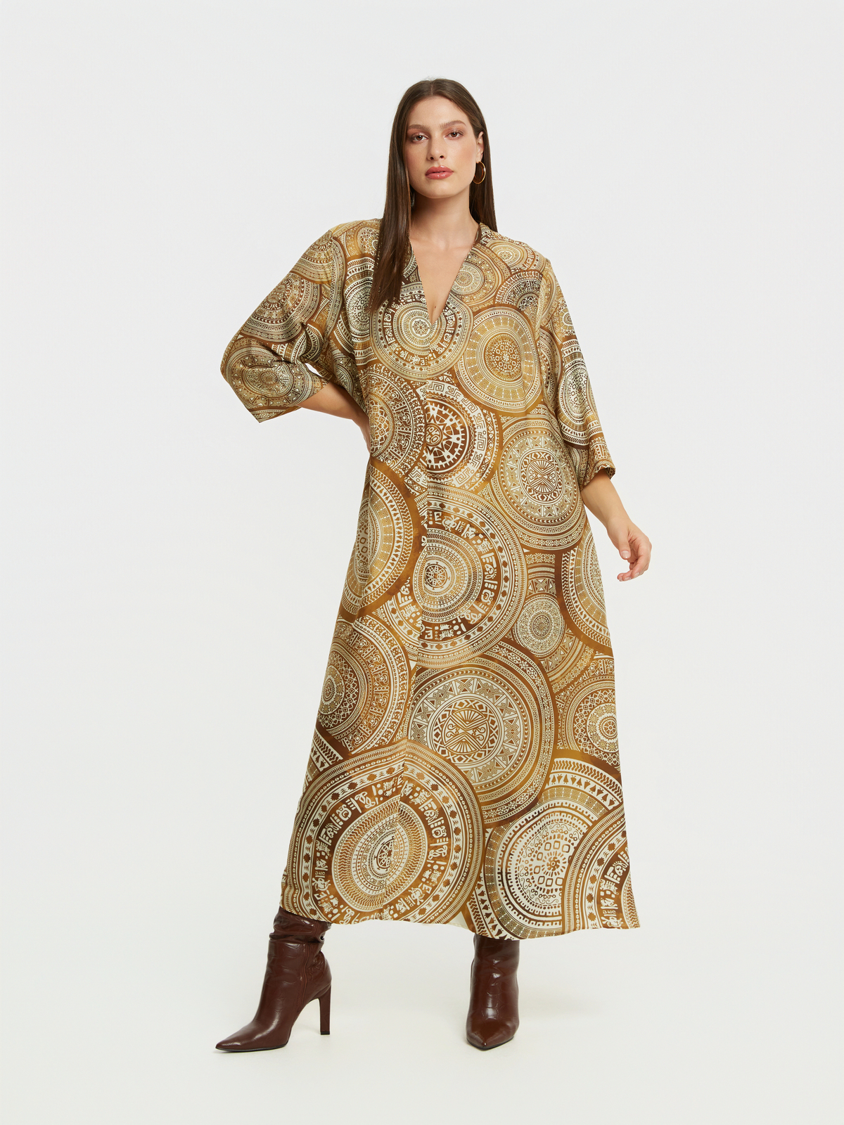 Maxi φόρεμα εμπριμέ V φωτογραφία