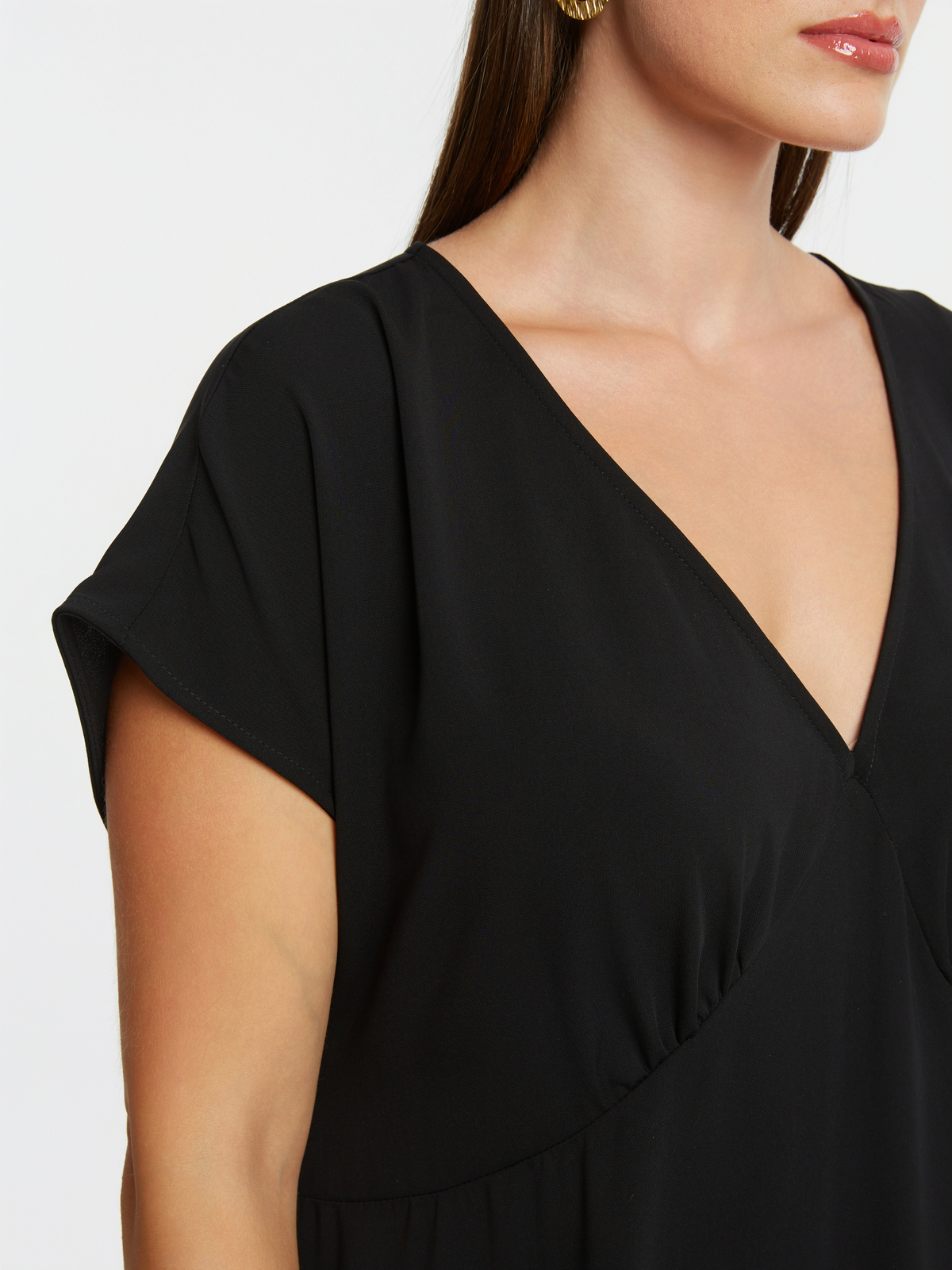 Maxi φόρεμα με V-ντεκολτέ φωτογραφία