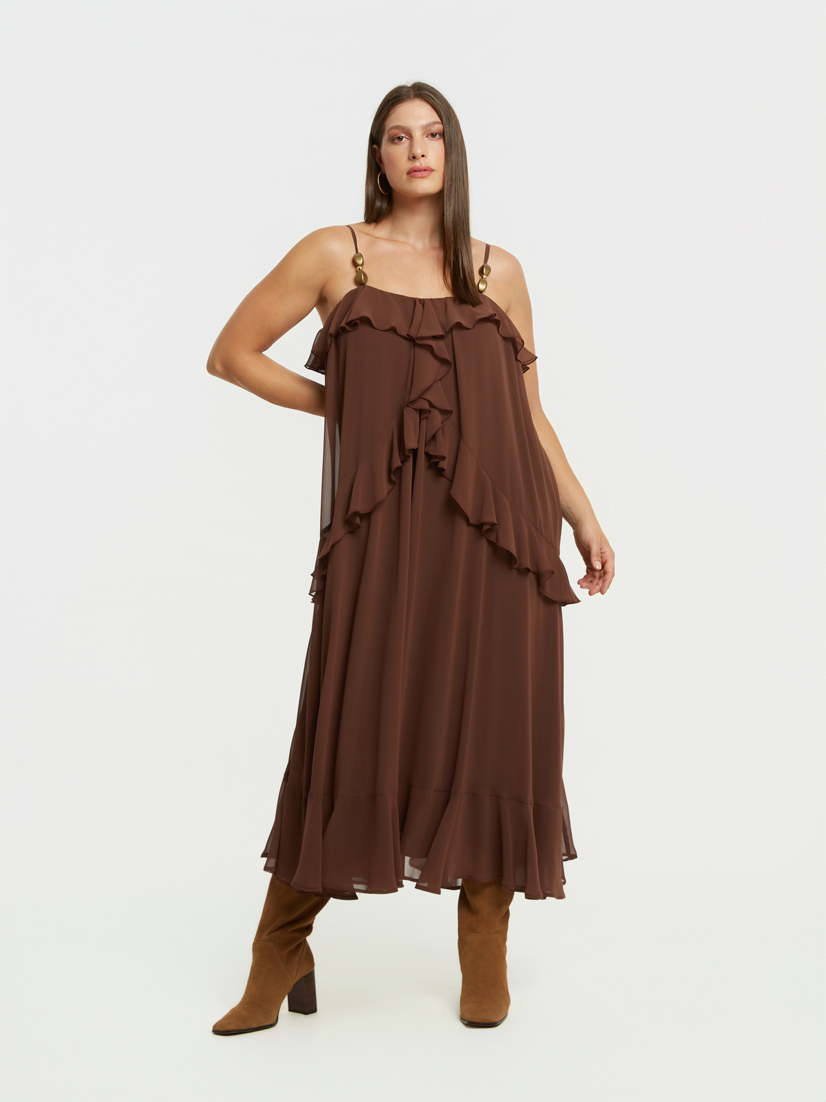 Maxi φόρεμα με βολάν και τιράντες με πέρλες φωτογραφία