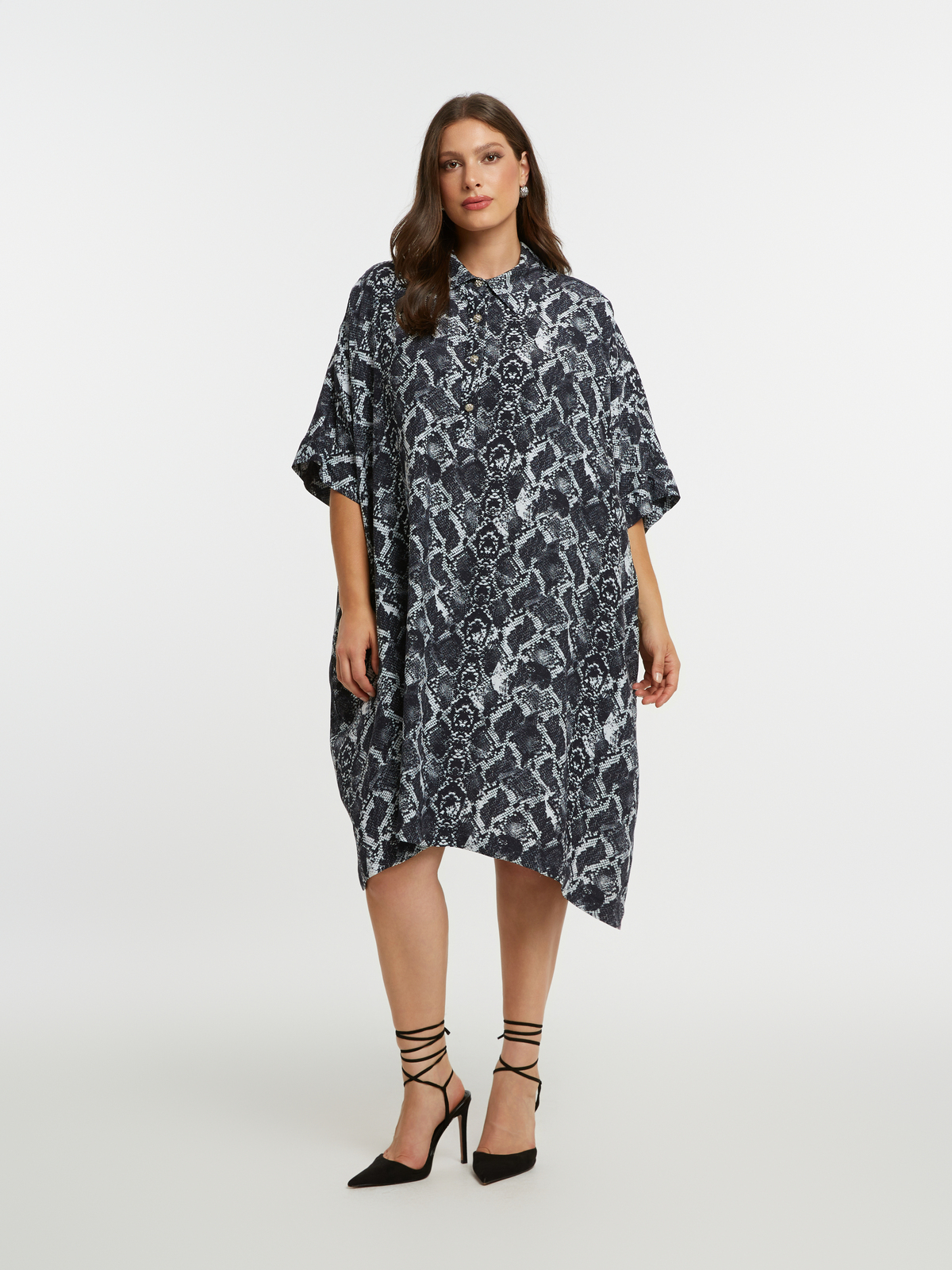 Φόρεμα σεμιζιέ βισκόζη εμπριμέ φωτογραφία