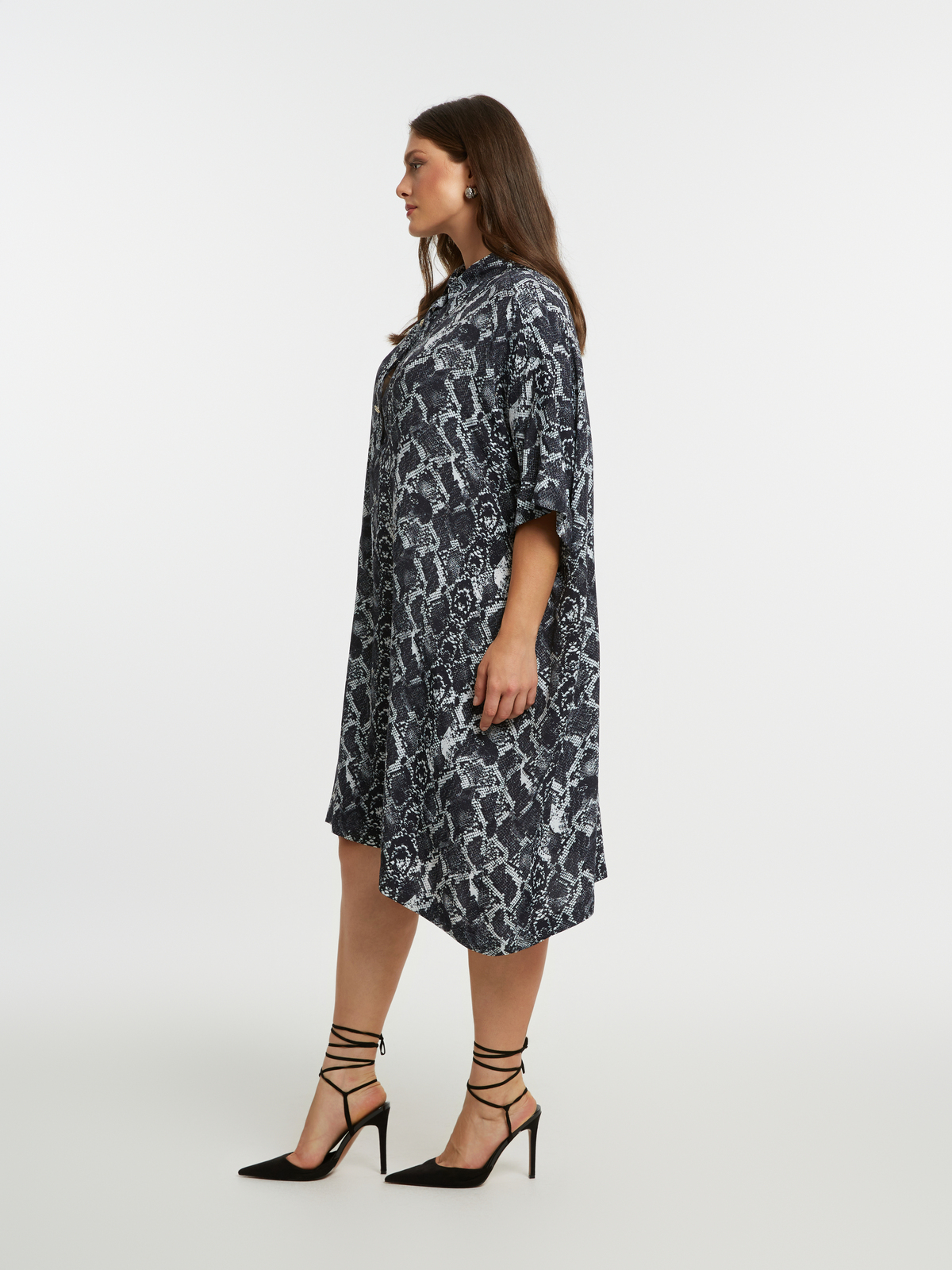 Φόρεμα σεμιζιέ βισκόζη εμπριμέ φωτογραφία