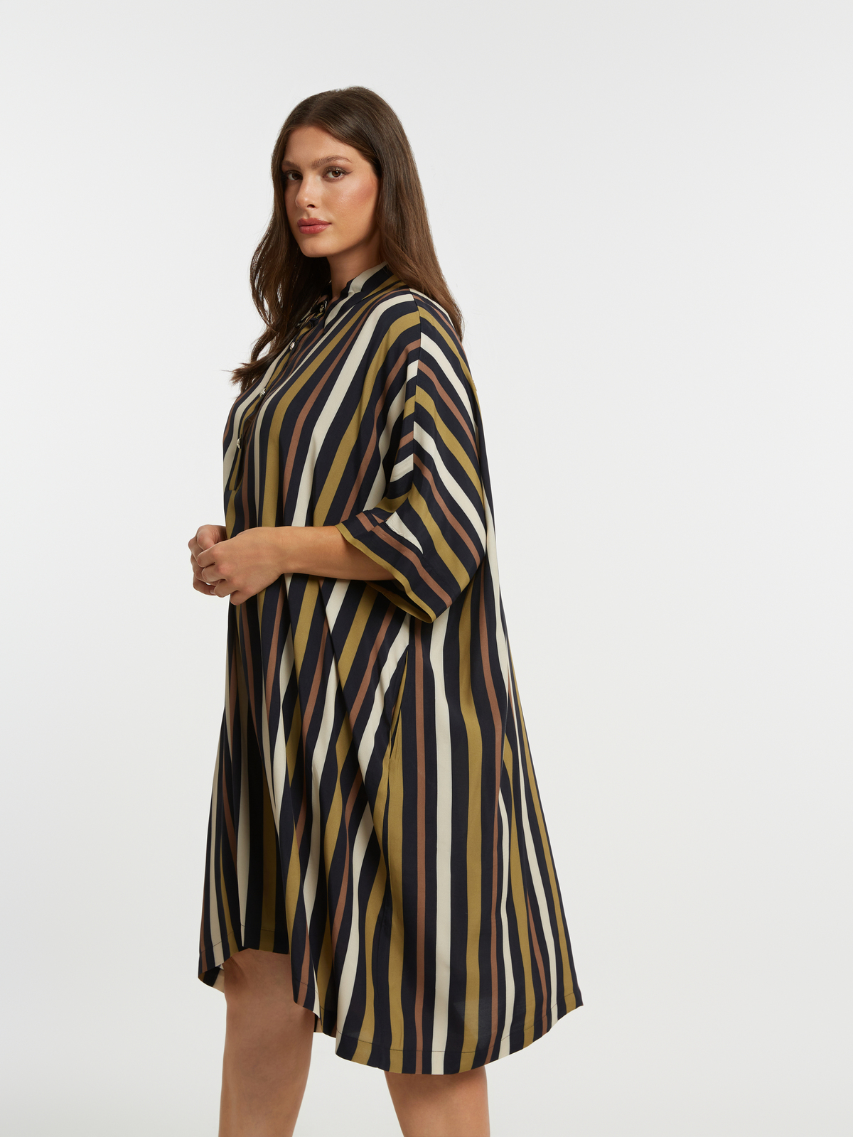 Φόρεμα σεμιζιέ βισκόζη εμπριμέ φωτογραφία