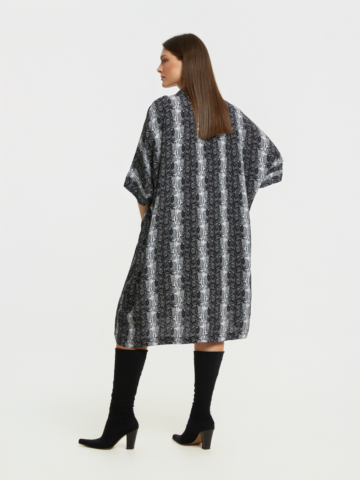 Φόρεμα σεμιζιέ βισκόζη εμπριμέ φωτογραφία