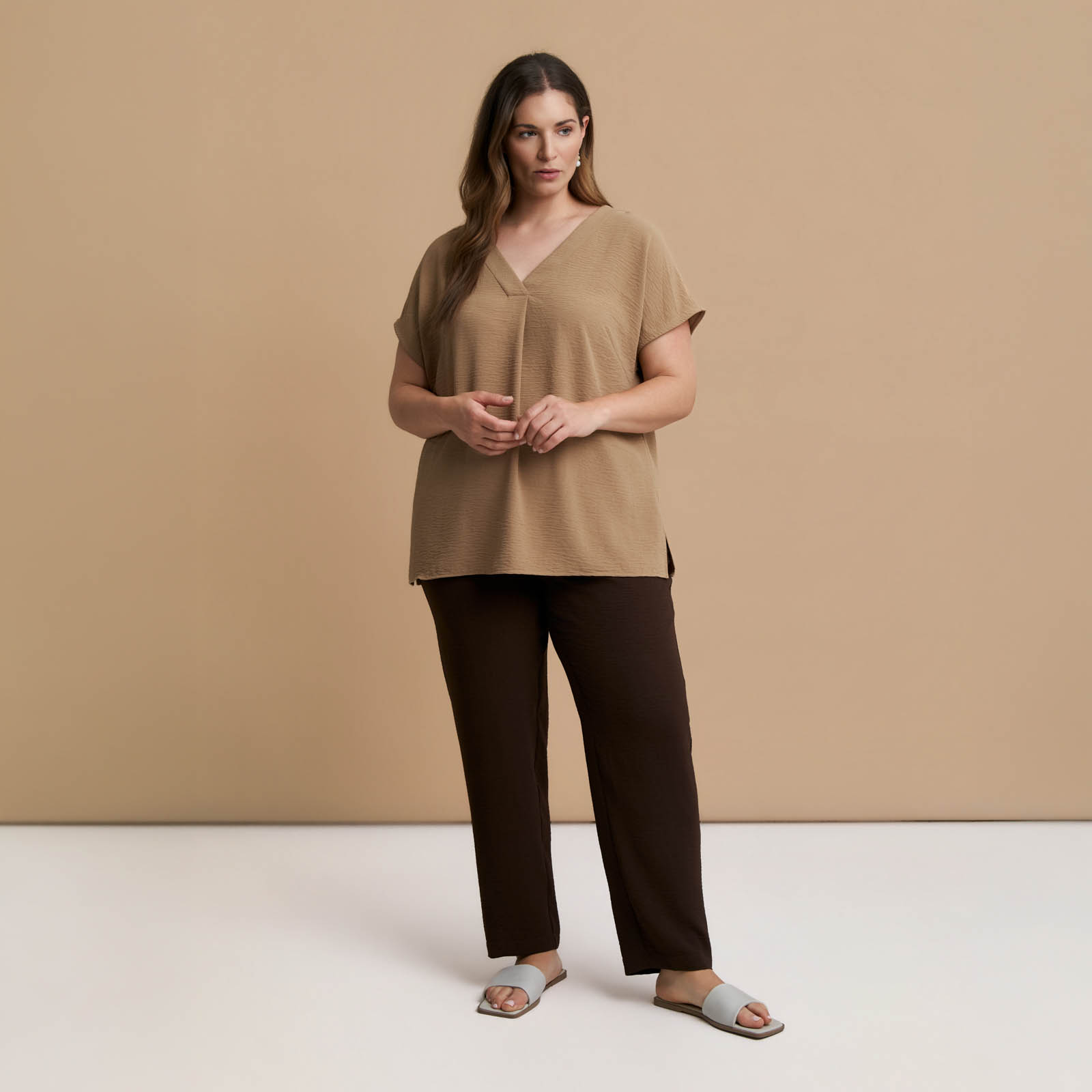 Airwashed crepe essential V-neck blouse with front pleat