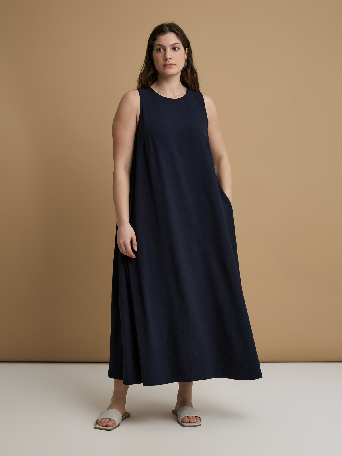 Αμάνικο maxi φόρεμα airwashed κρεπ φωτογραφία