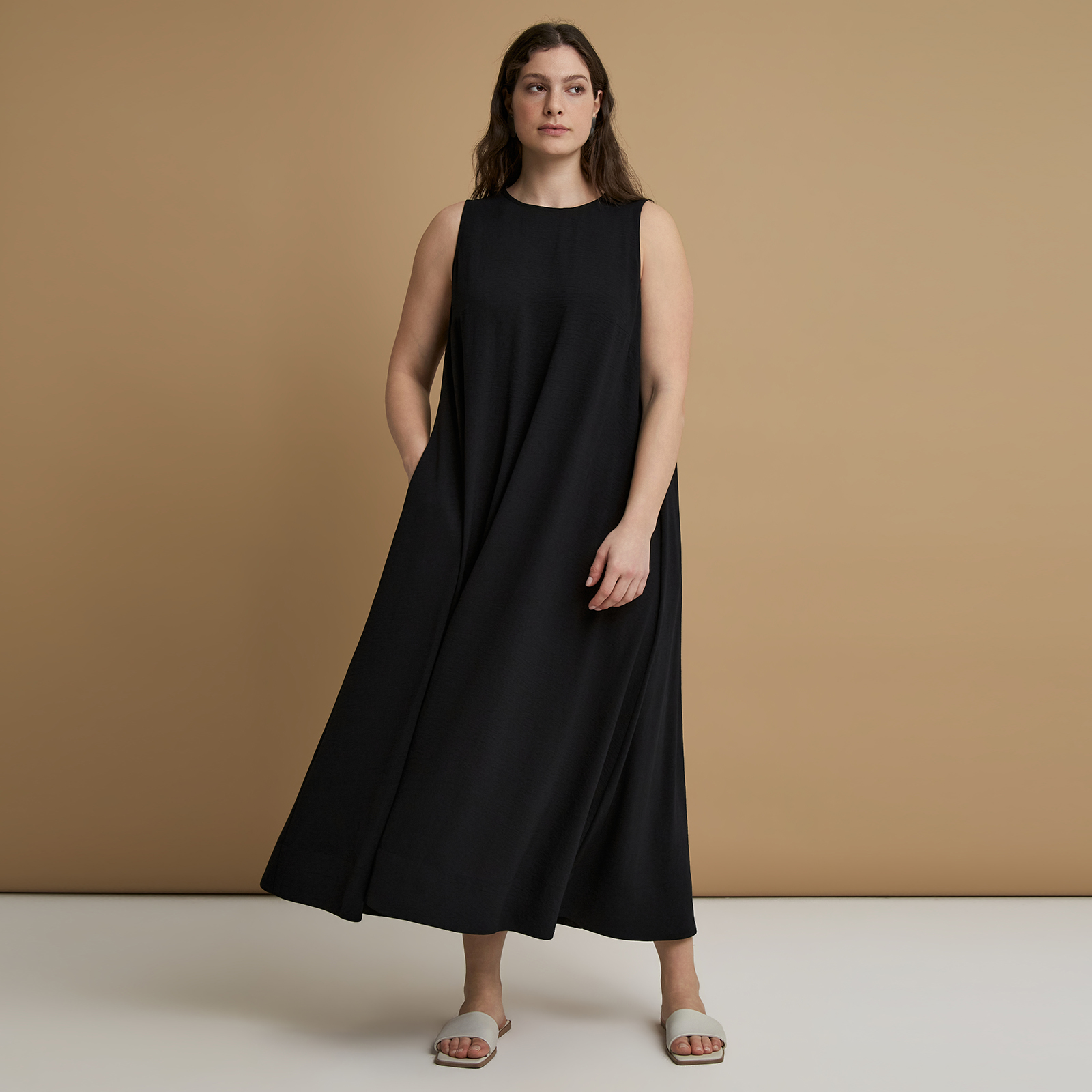 Airwashed crepe sleeveless maxi dress