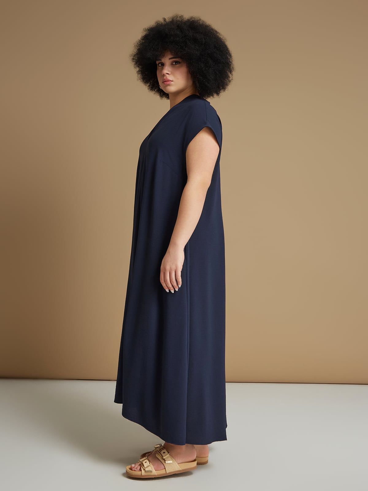 Φόρεμα κρεπ airwashed με πτυχώσεις φωτογραφία