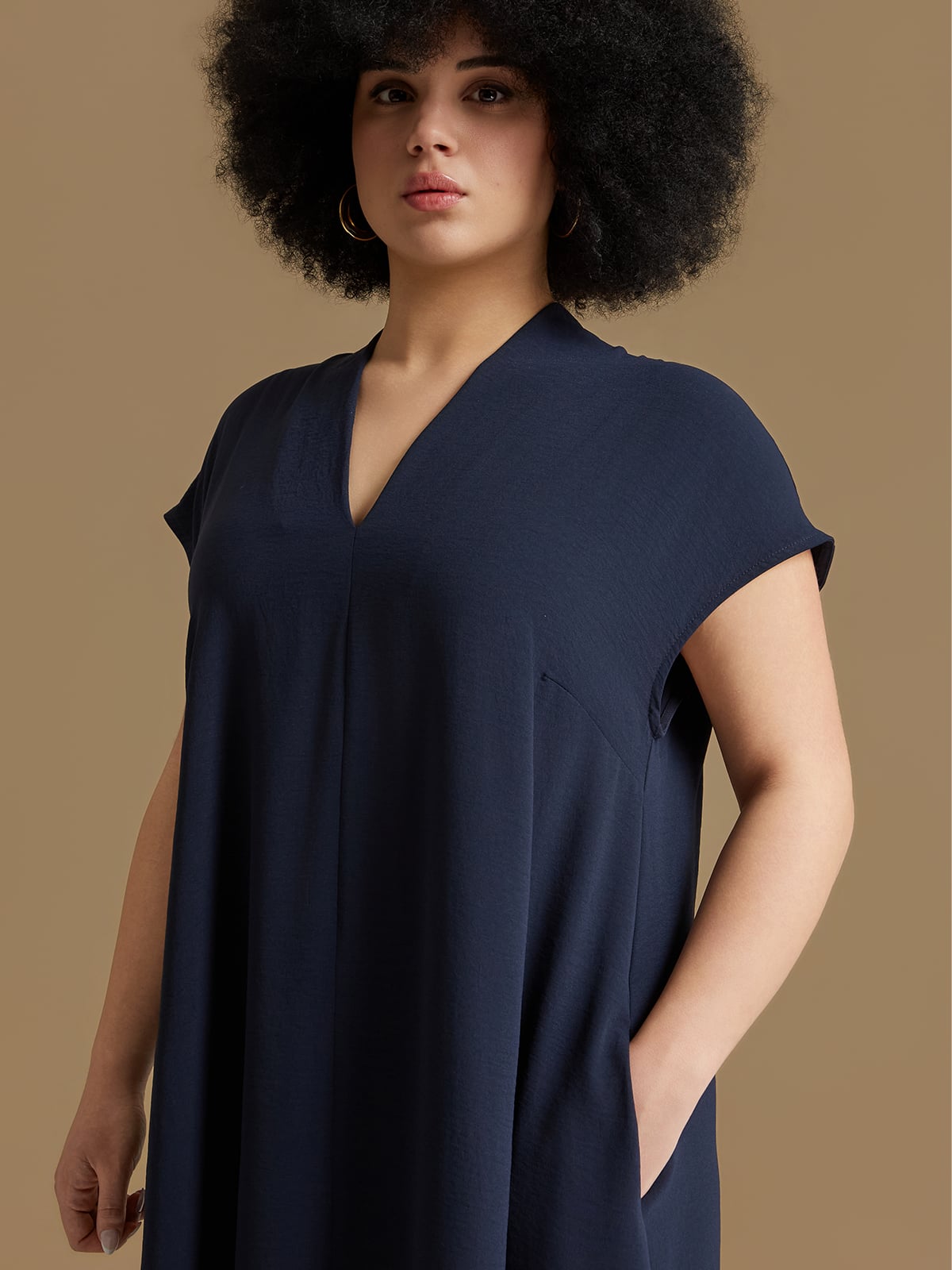 Φόρεμα κρεπ airwashed με πτυχώσεις φωτογραφία