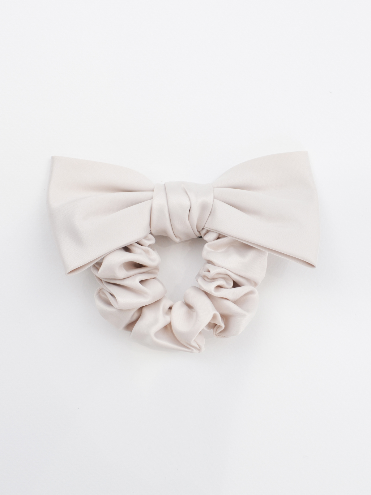 Scrunchie σατέν με φιόγκο φωτογραφία