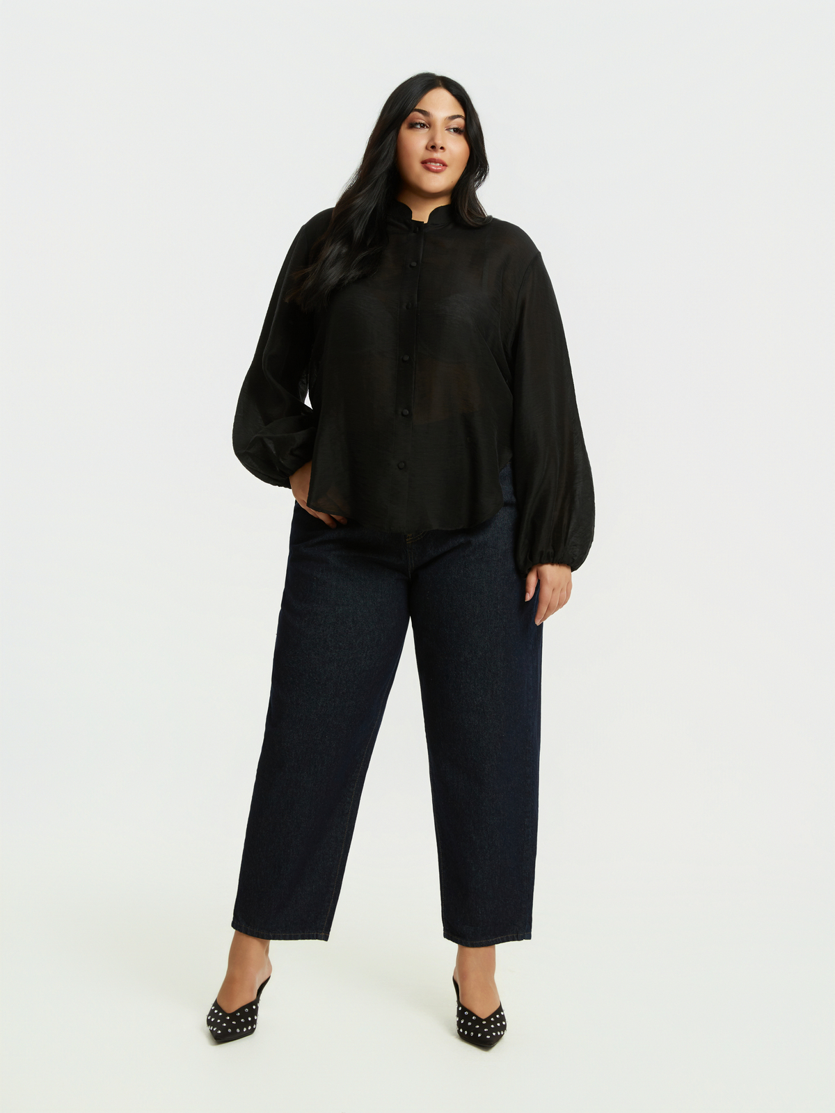 Πουκάμισο με μπαλούν μανίκια και μάο γιακά φωτογραφία