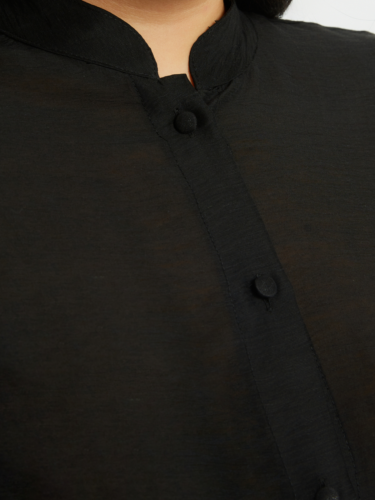 Πουκάμισο με μπαλούν μανίκια και μάο γιακά φωτογραφία