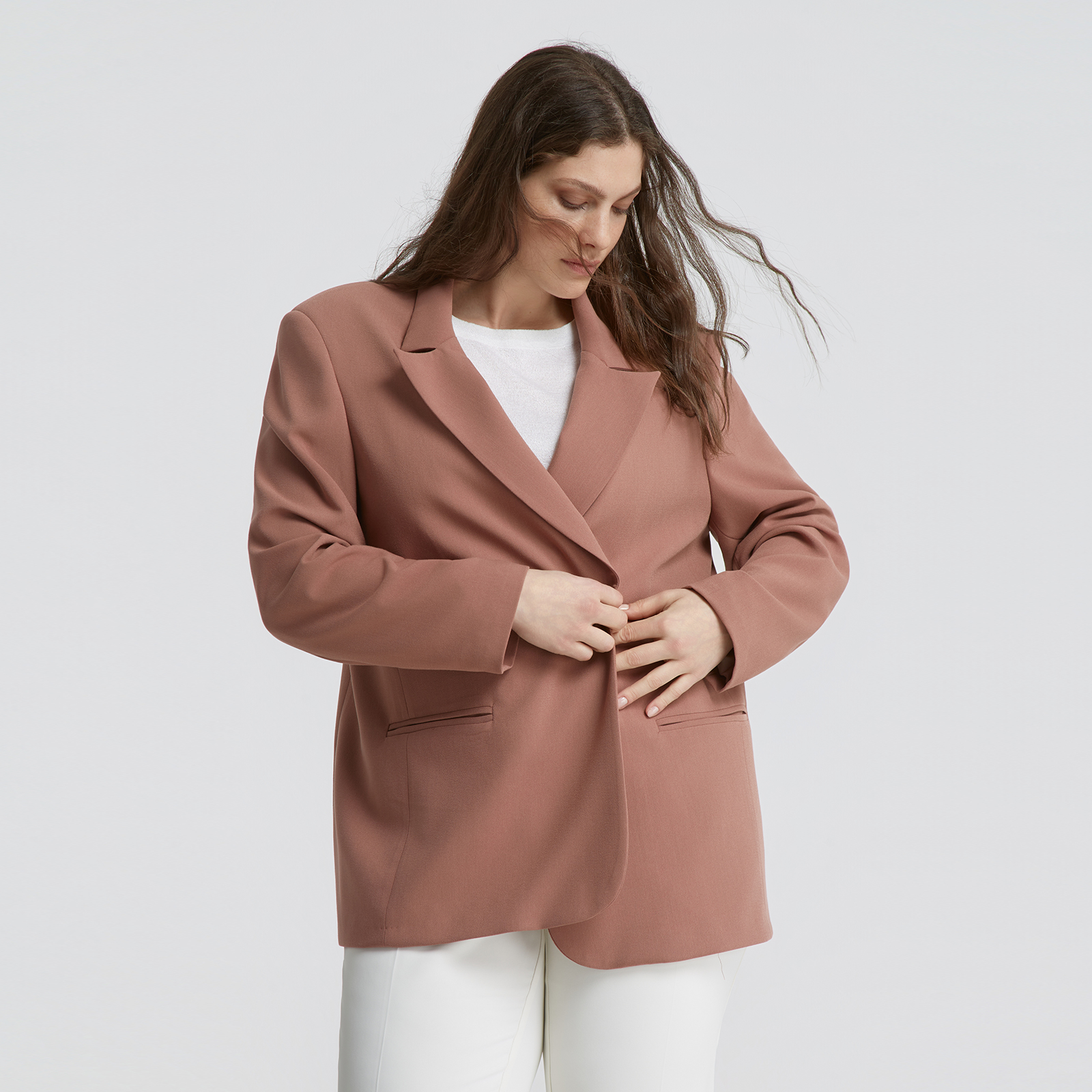 Basic blazer with tailored fit