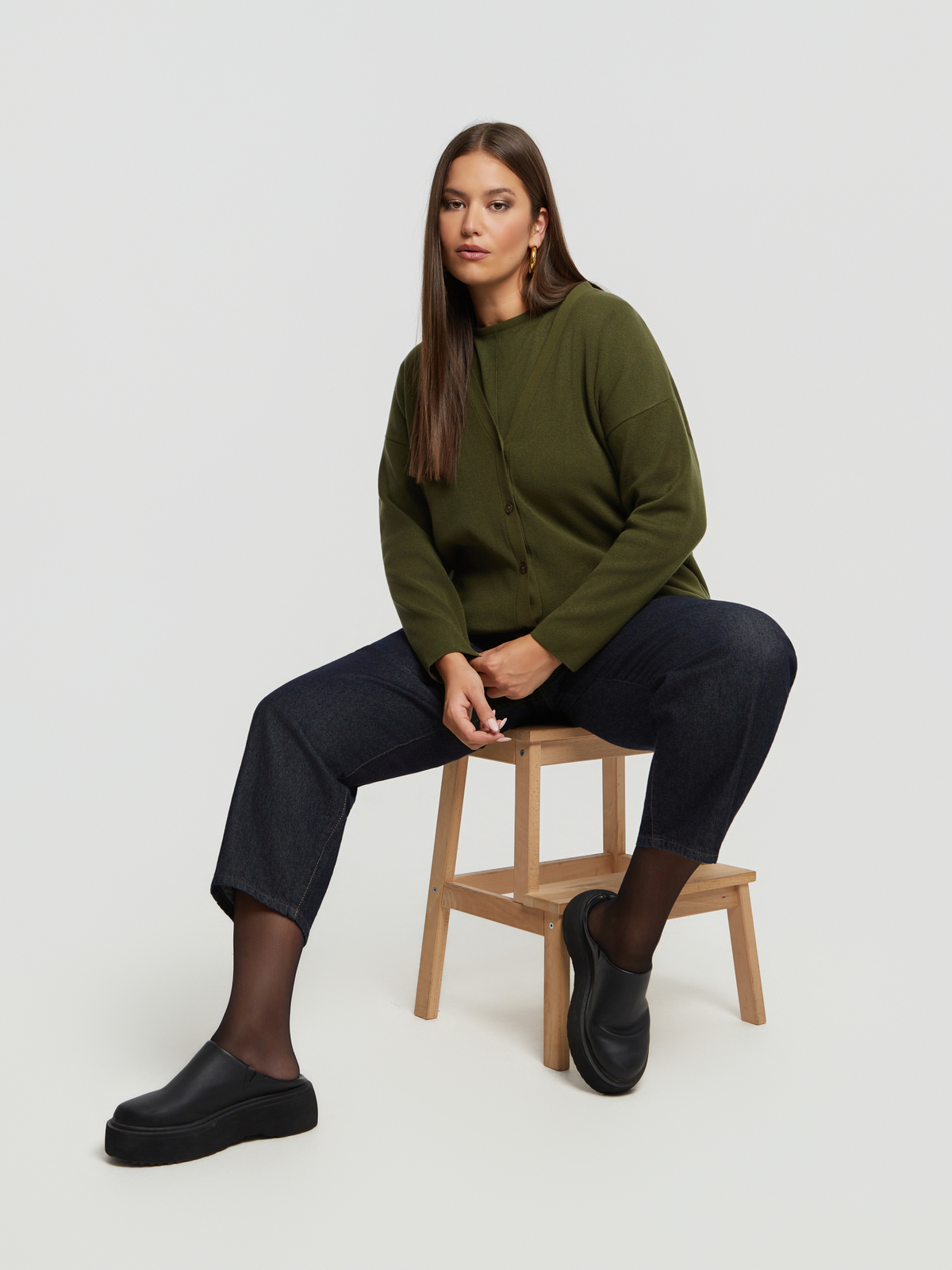 Basic πλεκτή ζακέτα με κουμπιά φωτογραφία