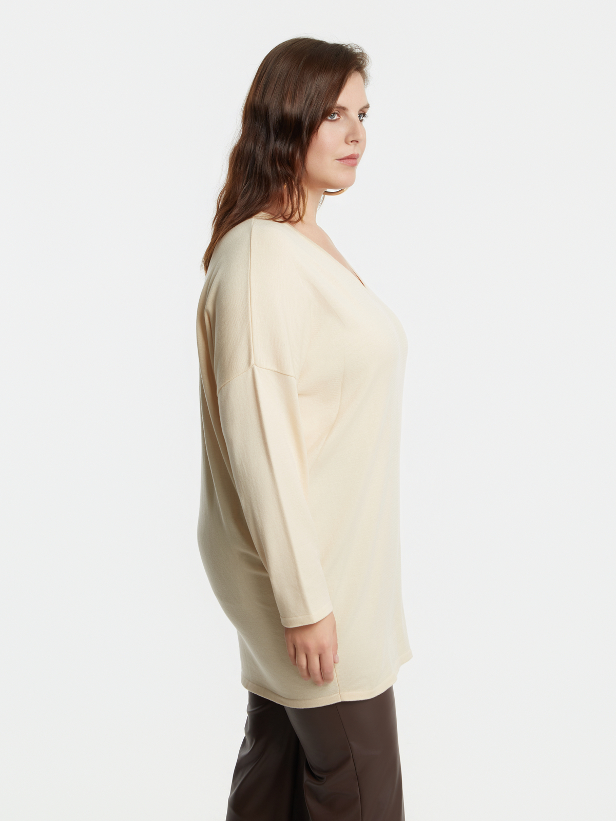 Basic πλεκτή tunic με V-λαιμόκοψη φωτογραφία