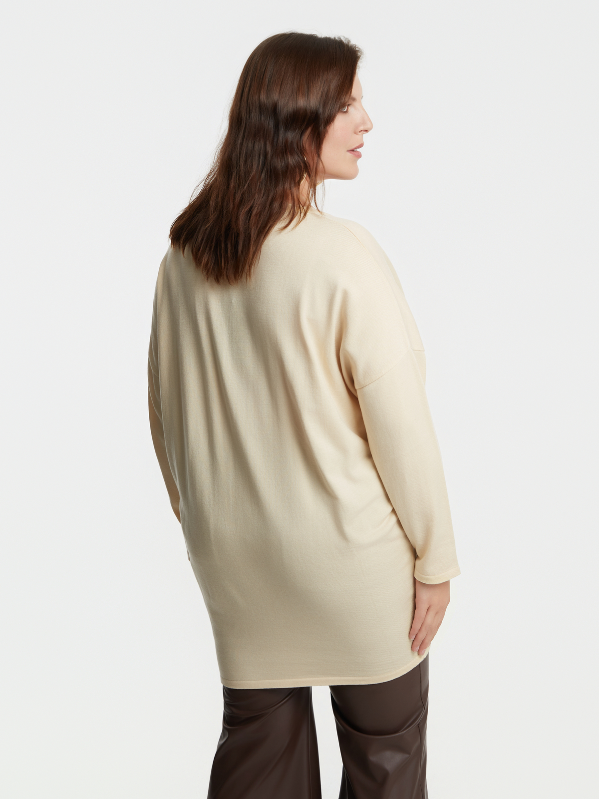 Basic πλεκτή tunic με V-λαιμόκοψη φωτογραφία