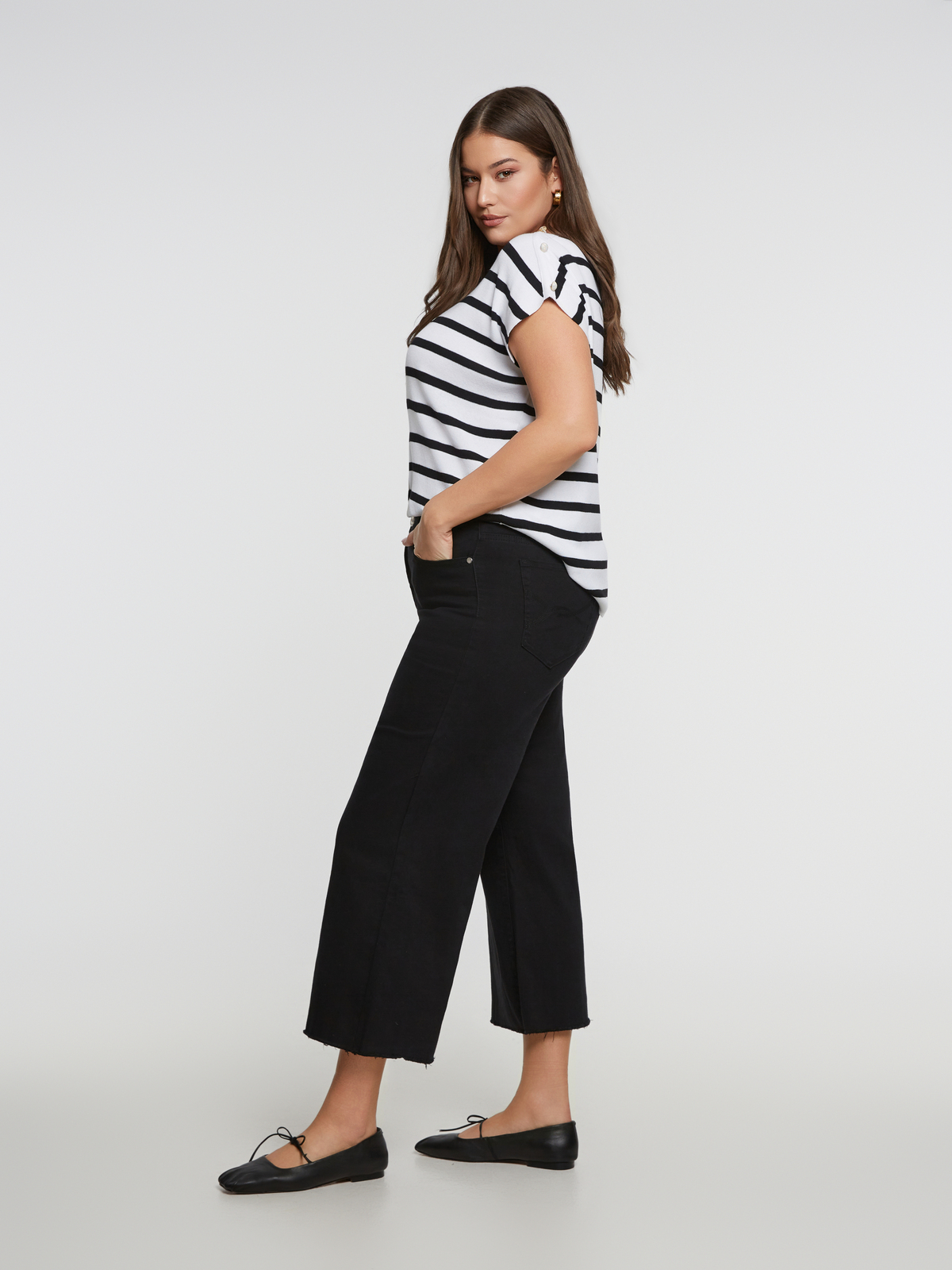 Τζιν basic cropped σε φαρδιά γραμμή φωτογραφία