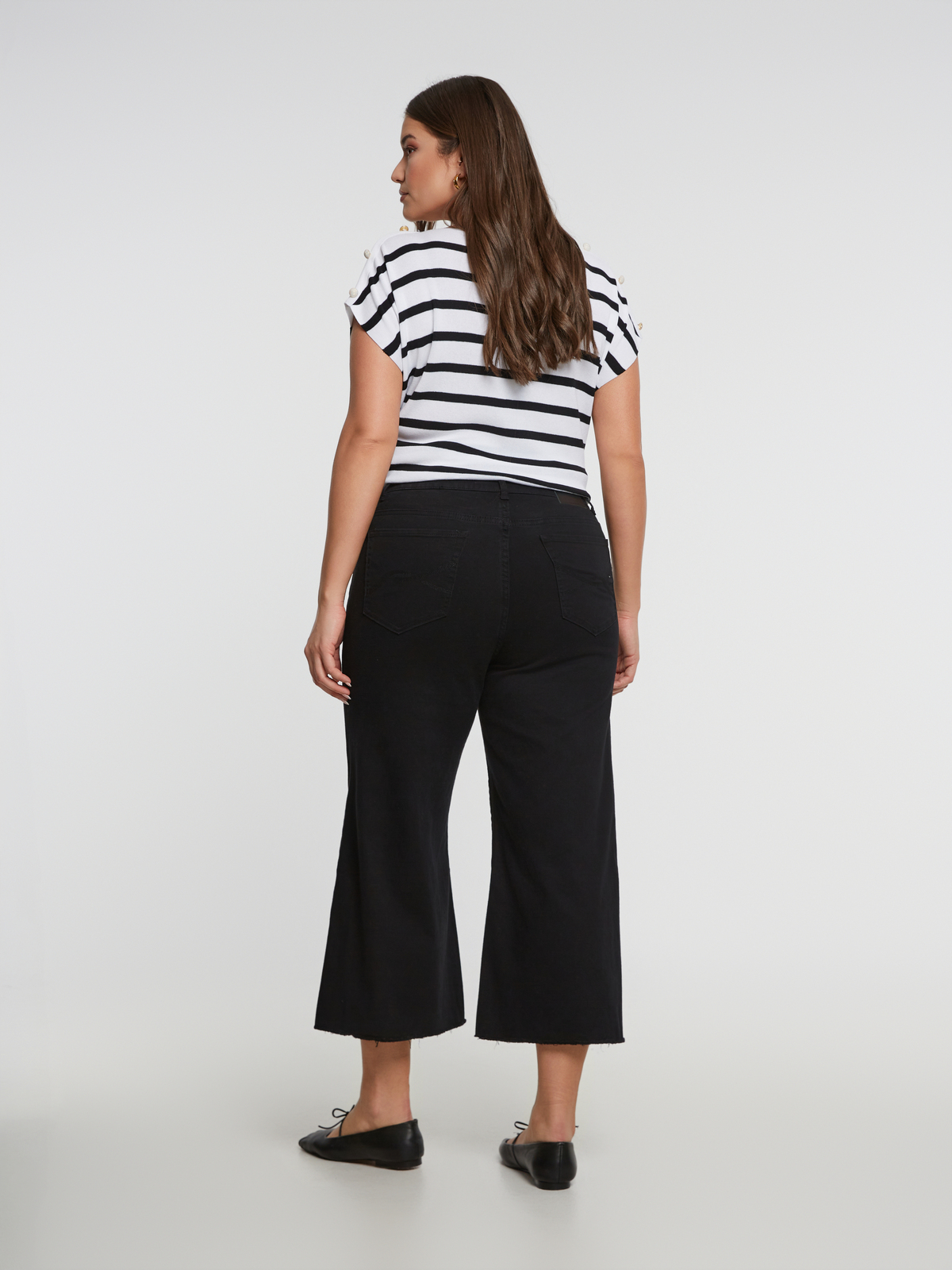 Τζιν basic cropped σε φαρδιά γραμμή φωτογραφία