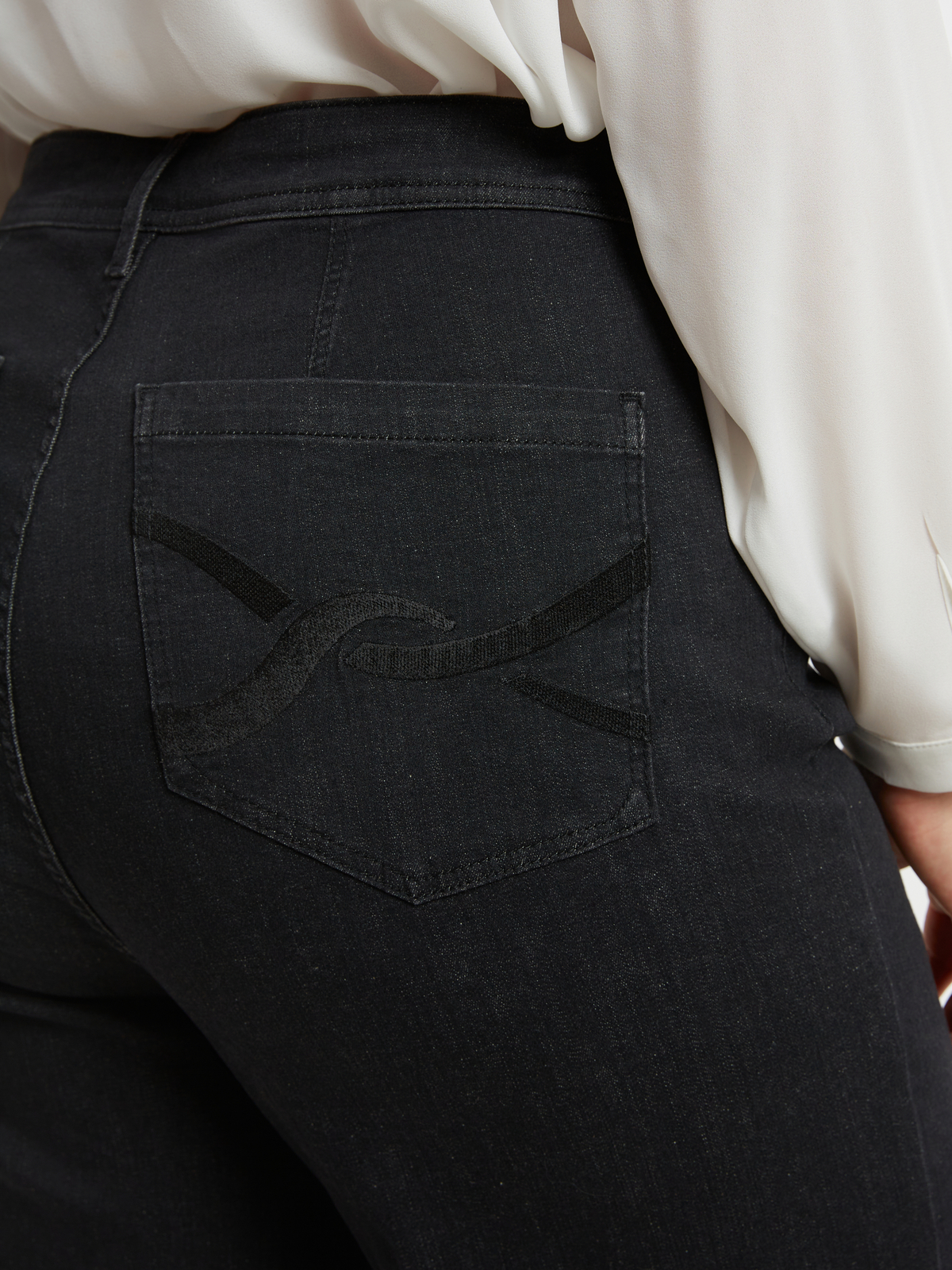 Τζιν wide-leg μαύρο denim φωτογραφία