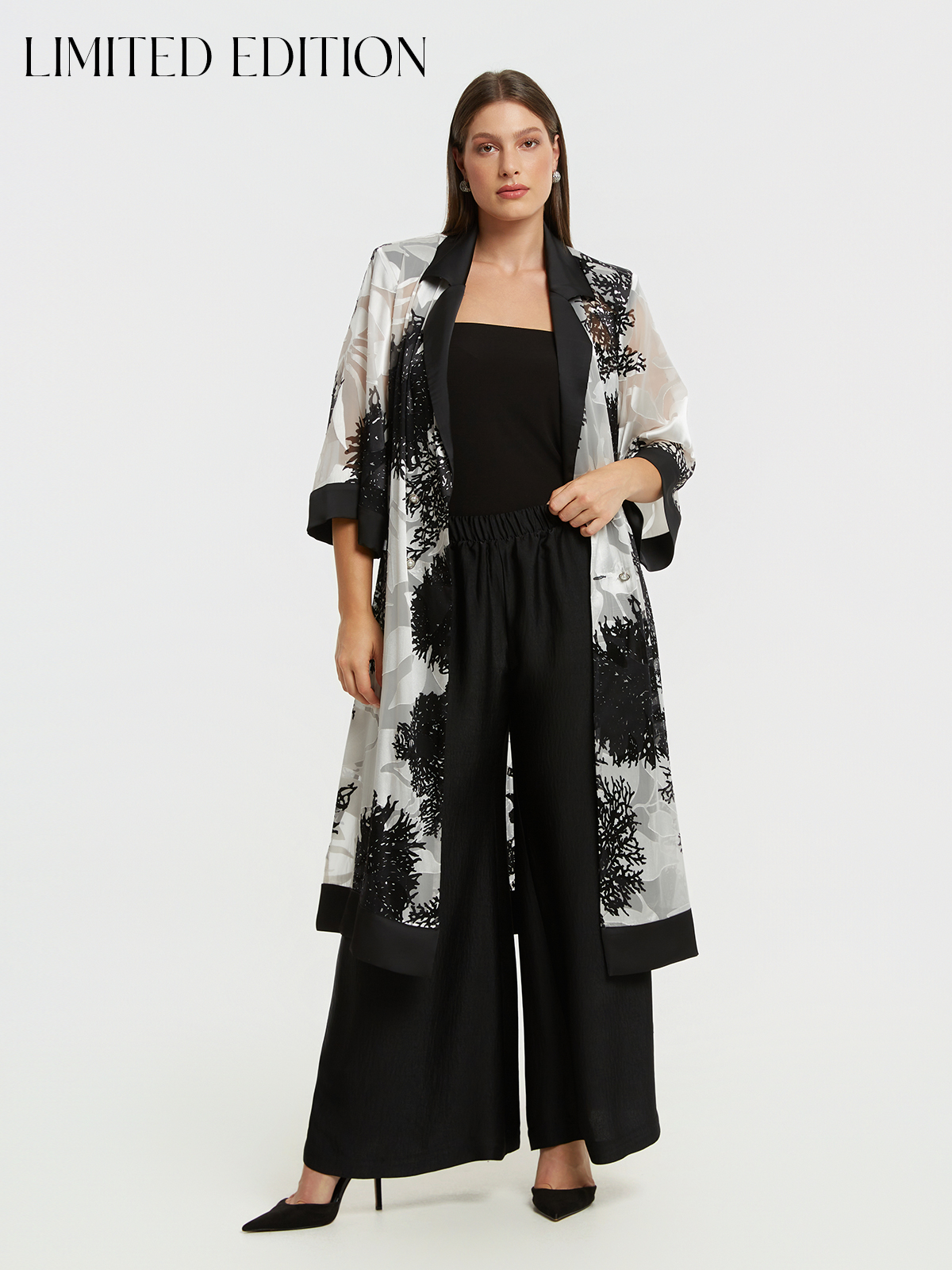 Μακρύ μπλέιζερ φόρεμα με botanical μοτίβο και γιακά σε αντίθεση φωτογραφία