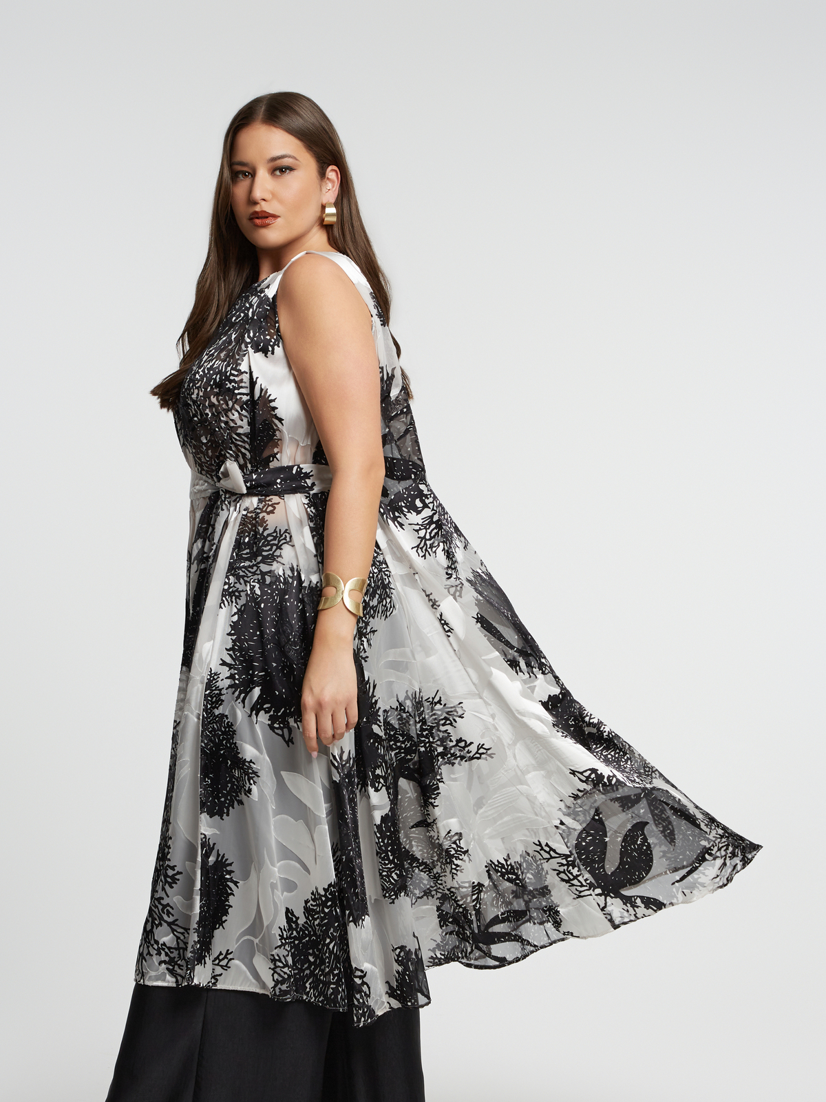 Αμάνικο φόρεμα με botanical μοτίβο και ζώνη φωτογραφία