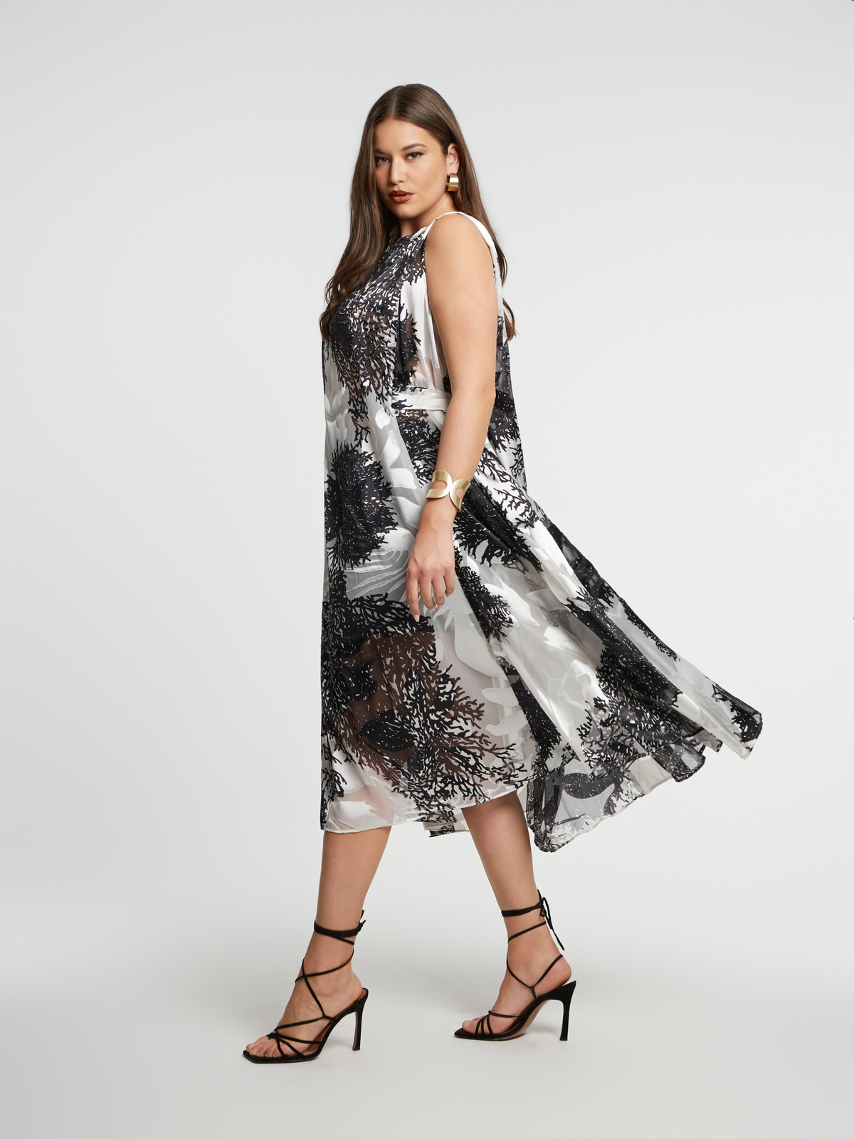 Αμάνικο φόρεμα με botanical μοτίβο και ζώνη φωτογραφία