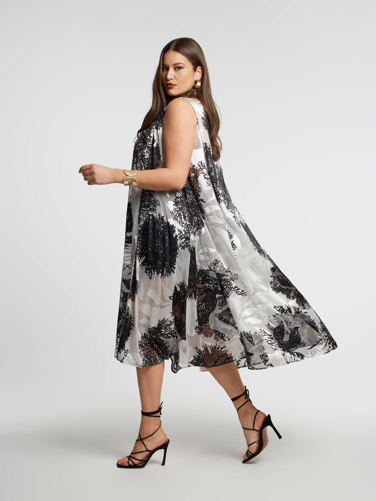 Αμάνικο φόρεμα με botanical μοτίβο και ζώνη φωτογραφία