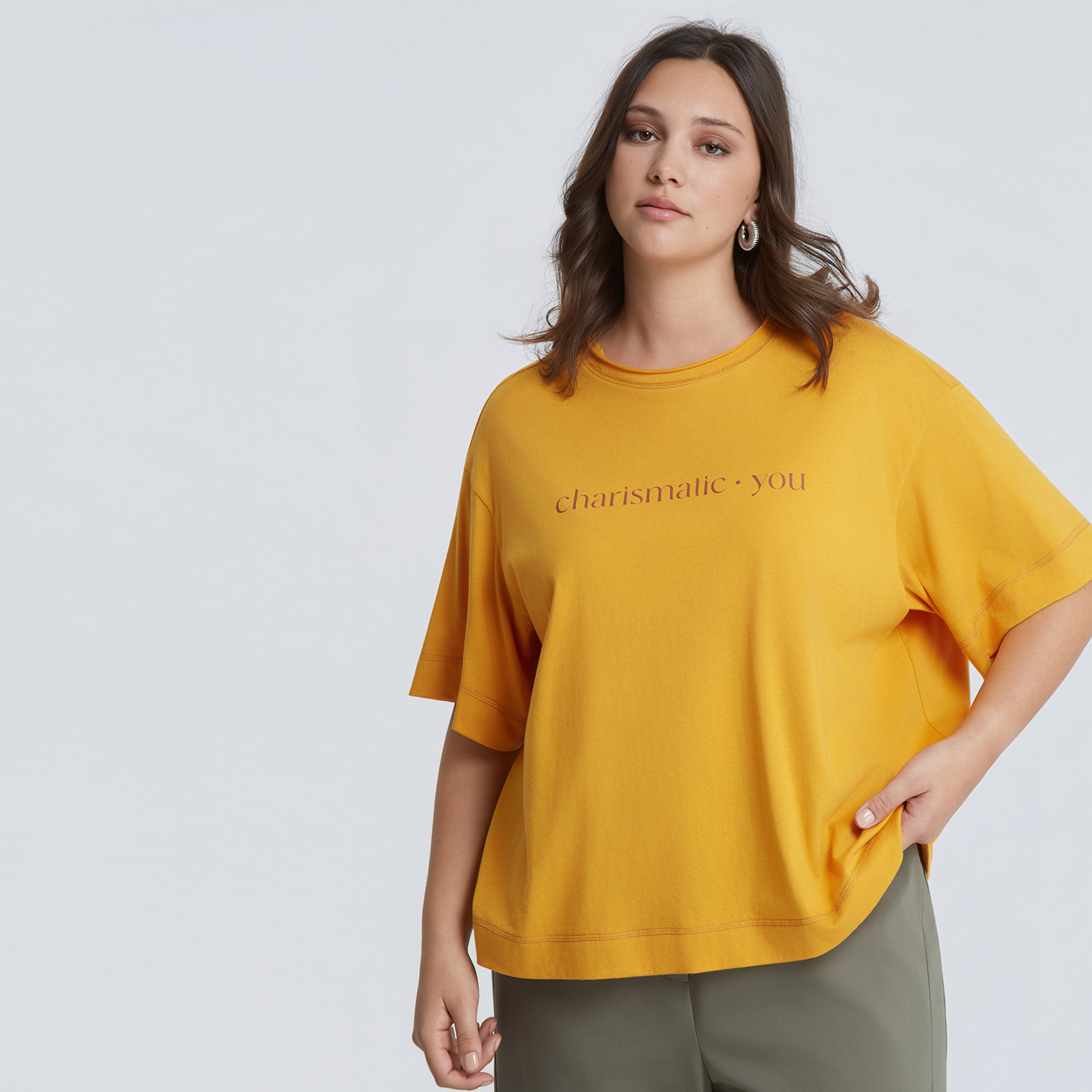 Boxy cotton t-shirt with “charismatic you” logo
