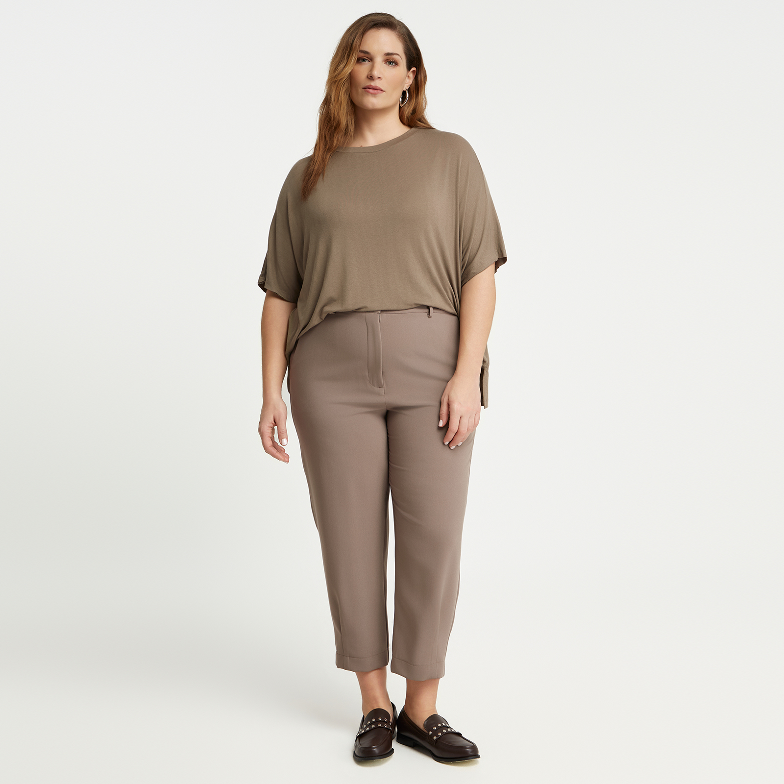 Carrot-fit tailored pants with front crease