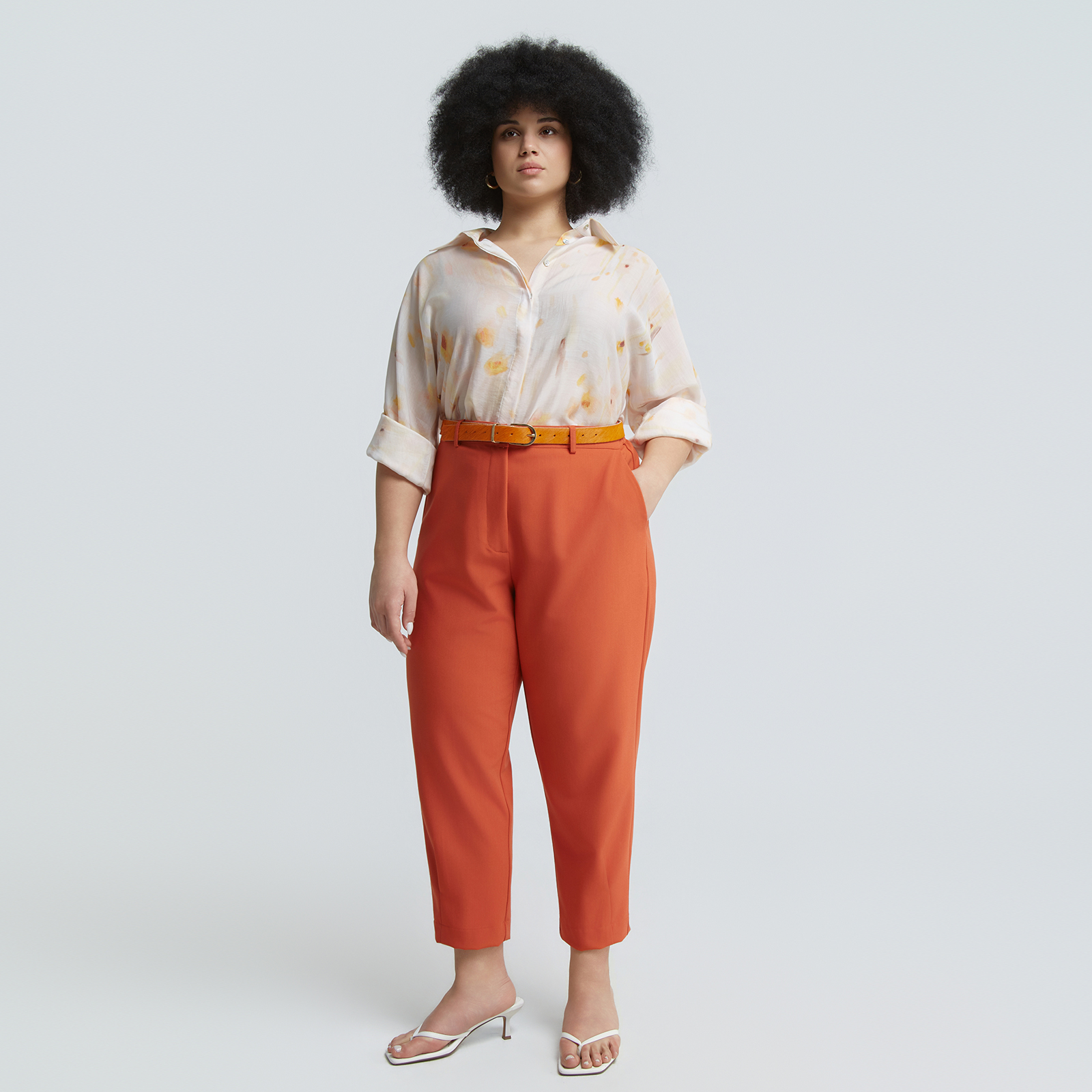 Carrot-fit tailored pants with front crease
