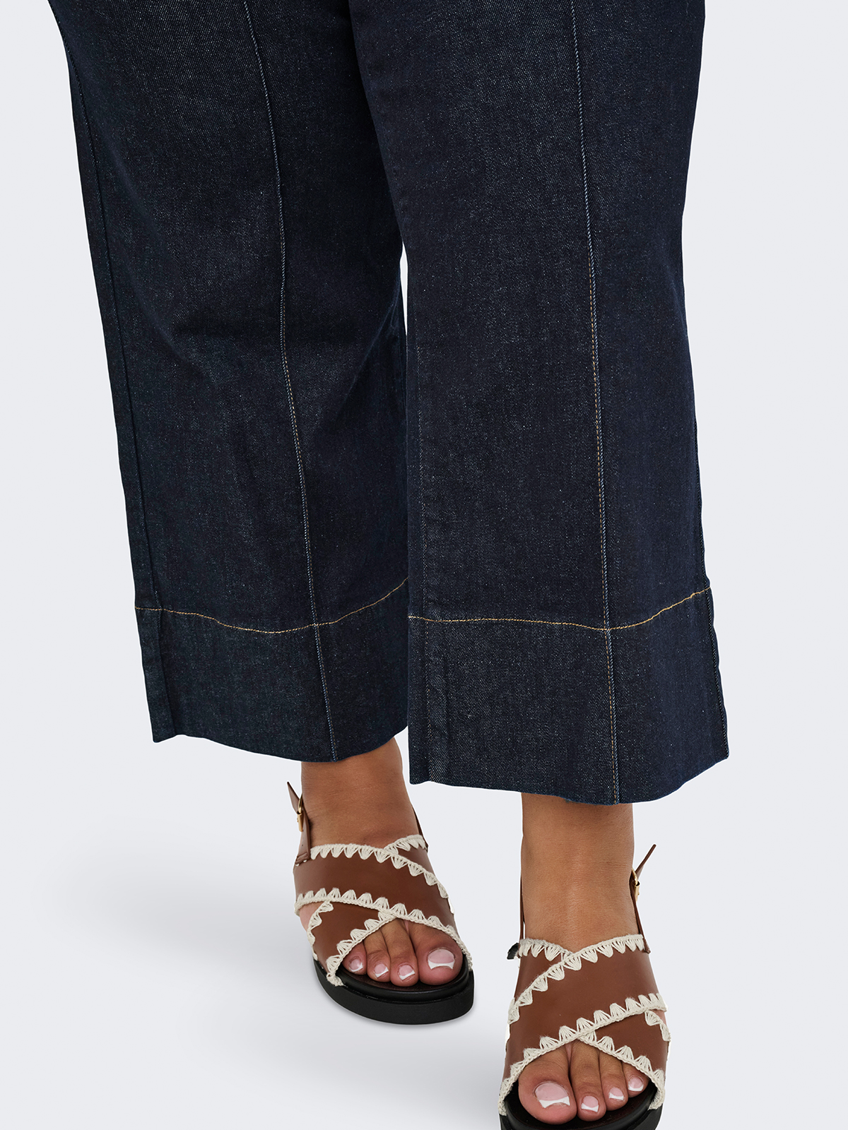 Ψηλόμεσο τζιν Carwilly σε wide leg γραμμή φωτογραφία