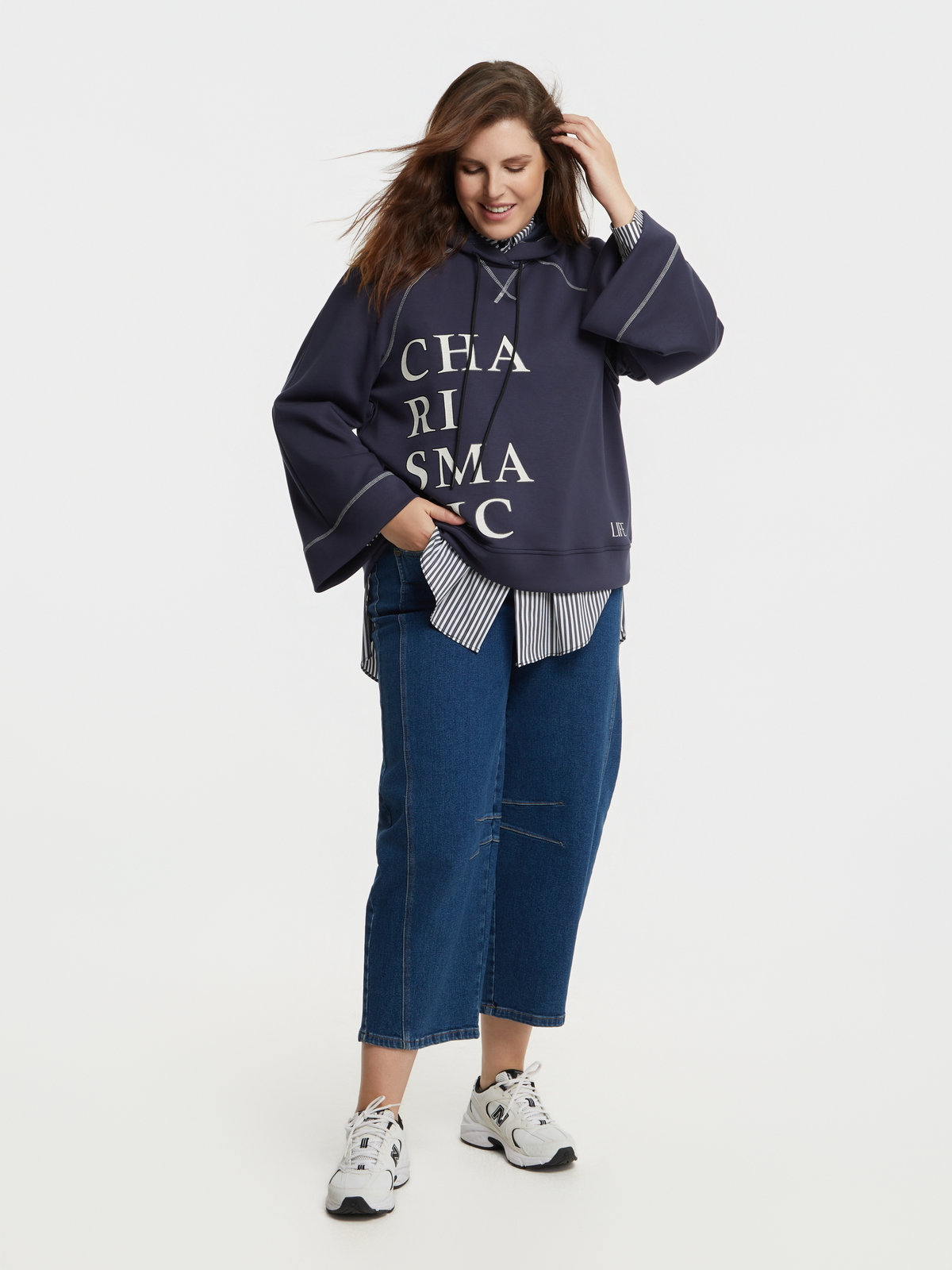 Μπλούζα φούτερ με στάμπα “Charismatic” φωτογραφία