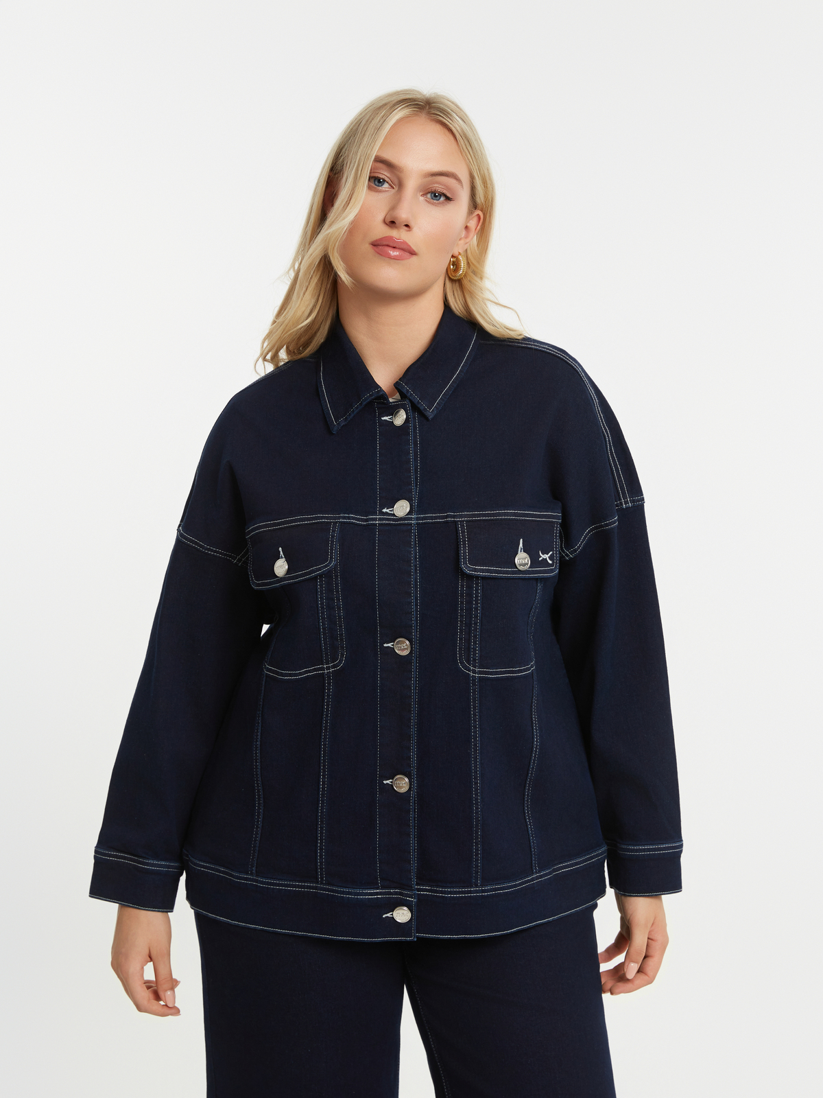 Τζιν τζάκετ με τσέπες φωτογραφία