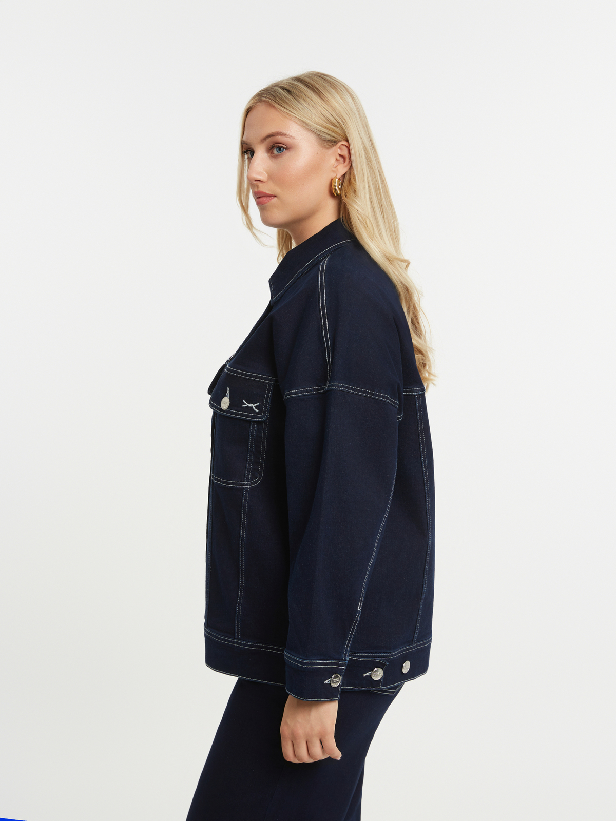 Τζιν τζάκετ με τσέπες φωτογραφία