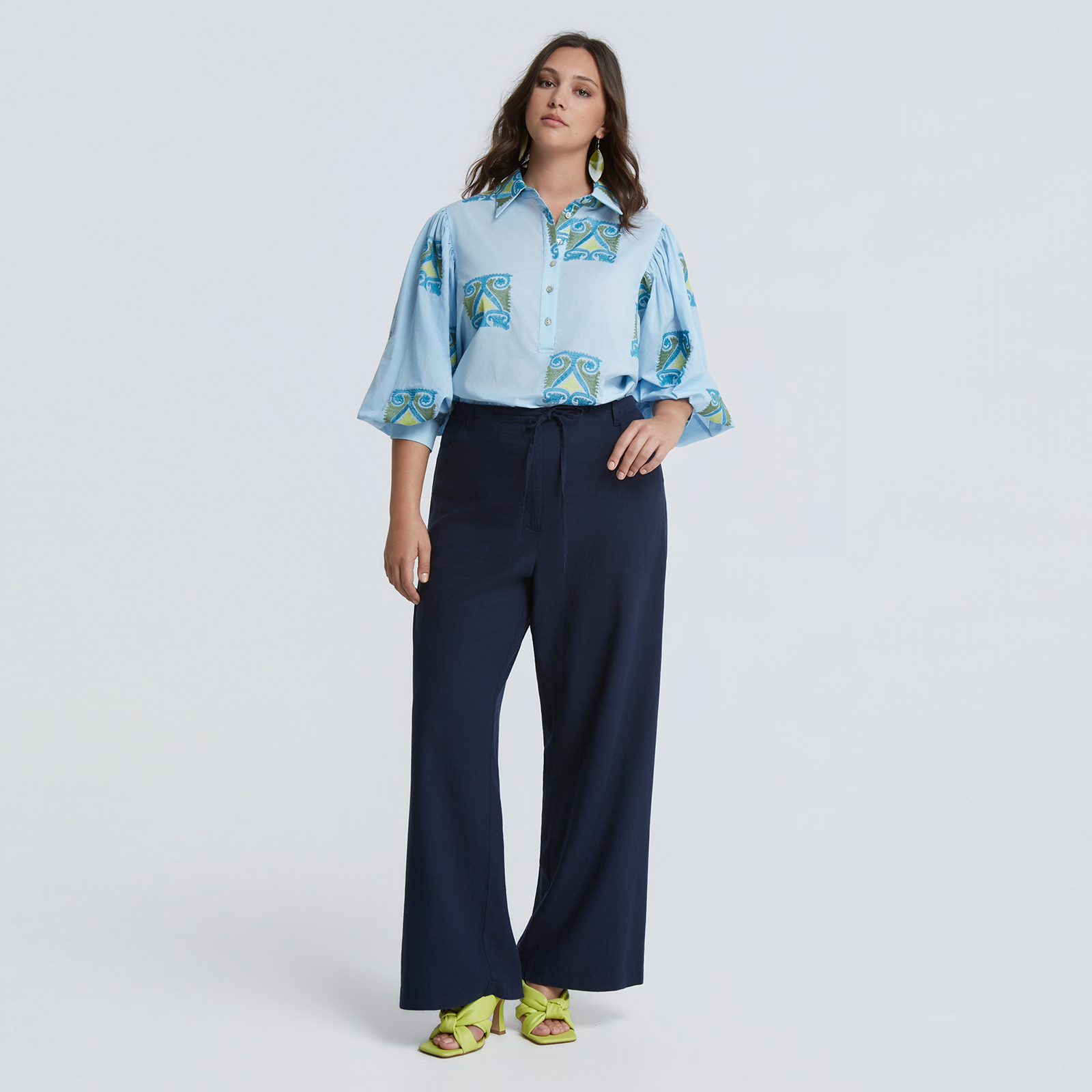 Cotton shirt with embroidery and pearl buttons