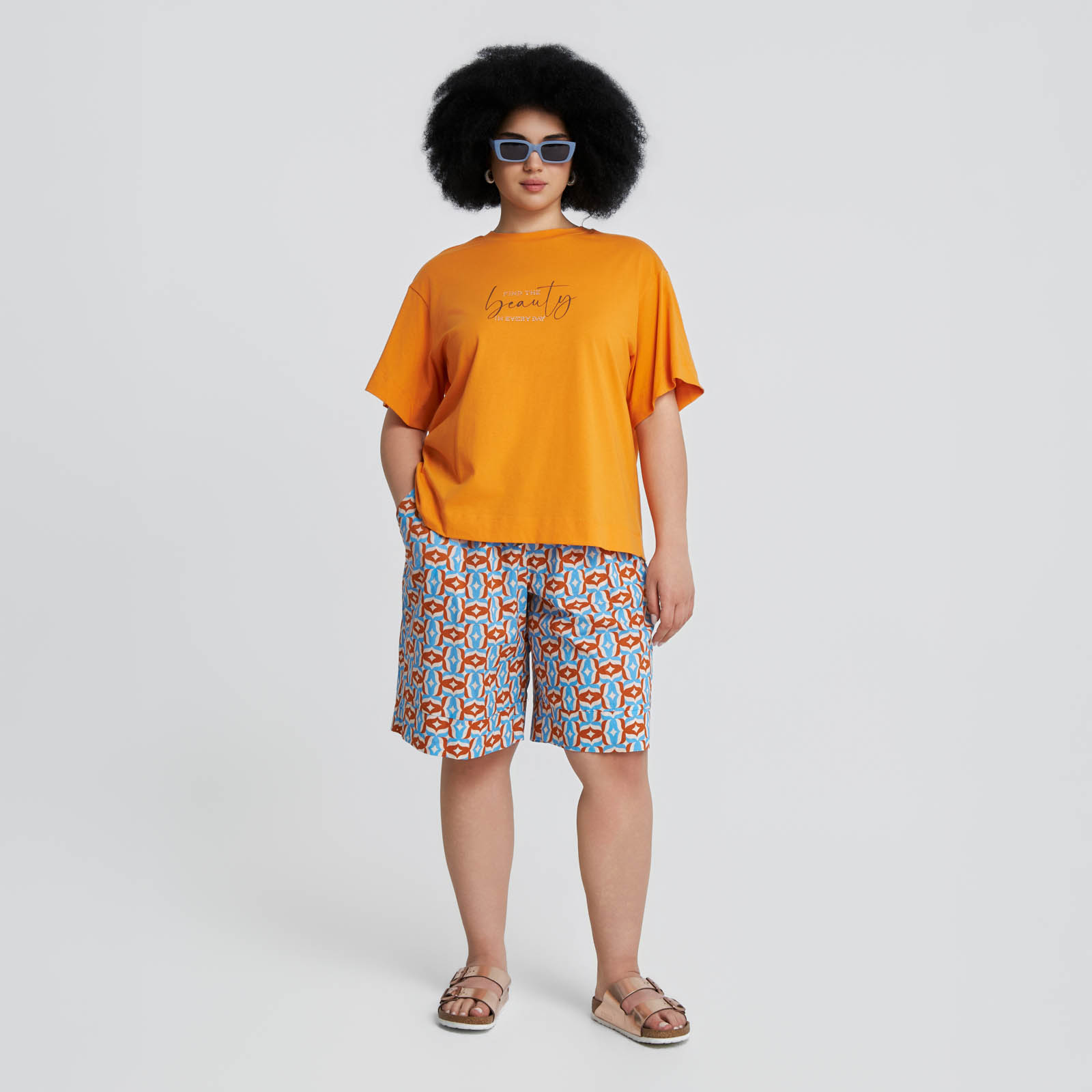 Βαμβακερό t-shirt με strass στάμπα