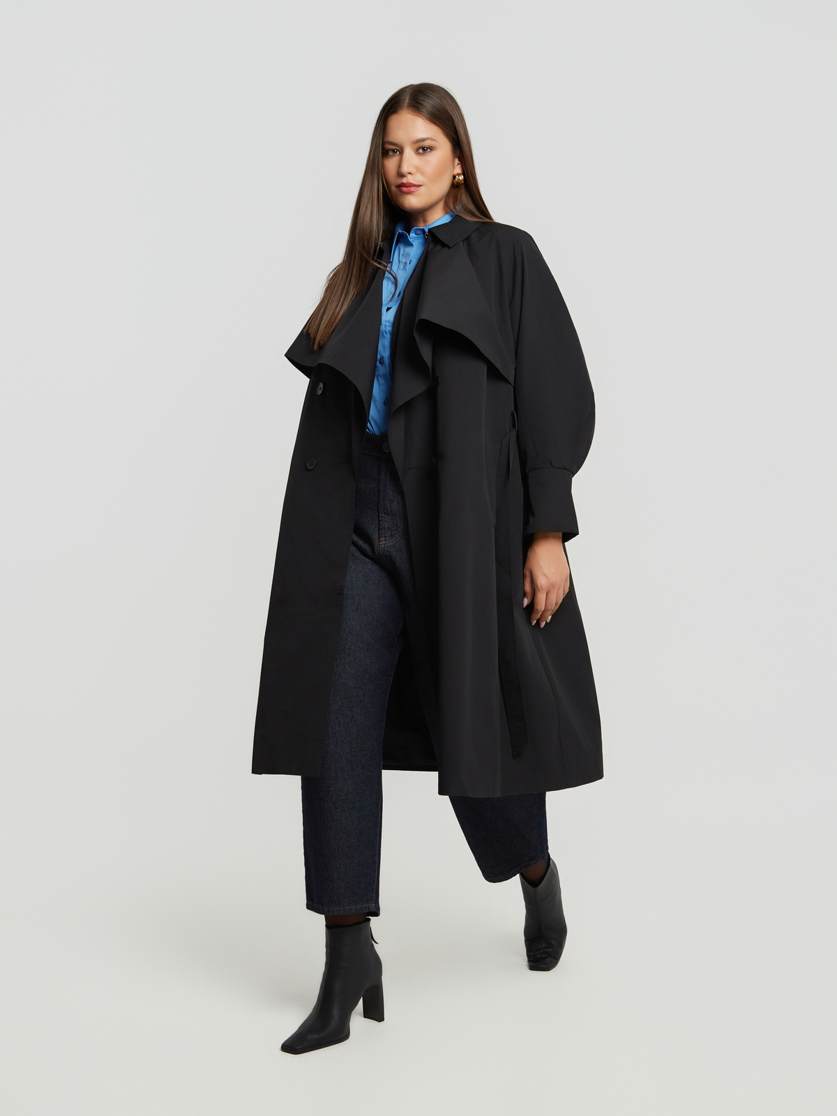 Βαμβακερή καπαρντίνα με ζώνη και λεπτομέρεια κάπας φωτογραφία