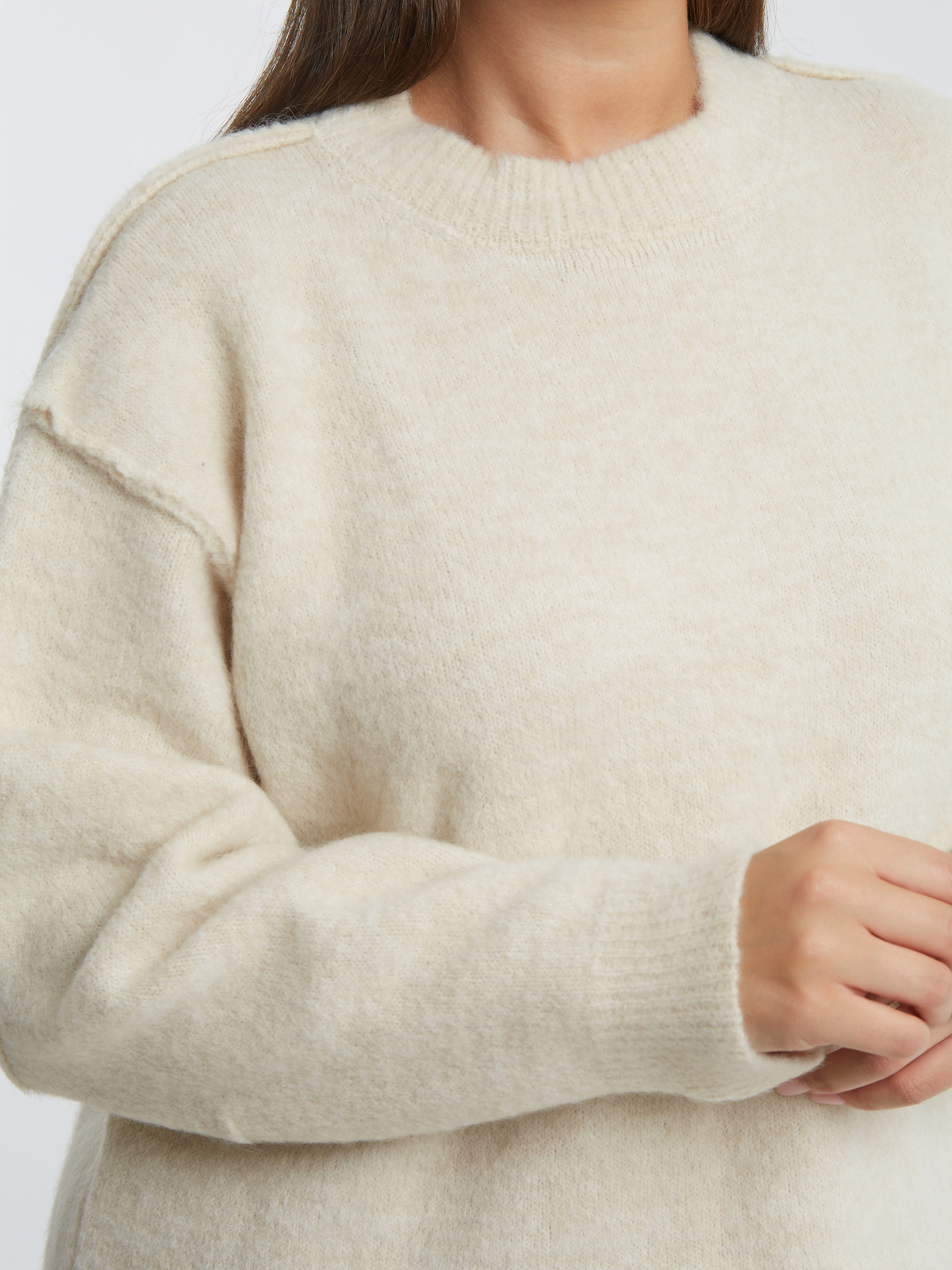 Cropped πλεκτό με μοντέρνο τελείωμα φωτογραφία