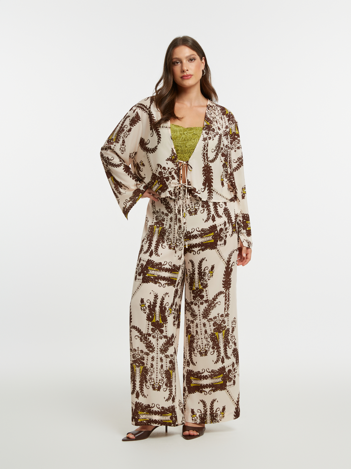 Cropped μπλούζα με δέσιμο και paisley σχέδιο φωτογραφία