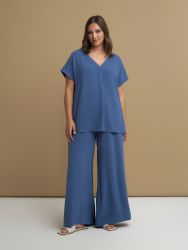 Airwashed crepe essential V-neck blouse with front pleat