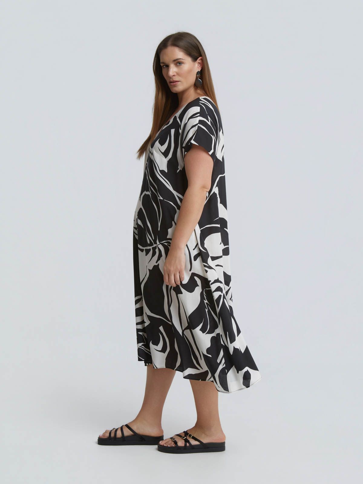 Abstract print V-neck viscose dress