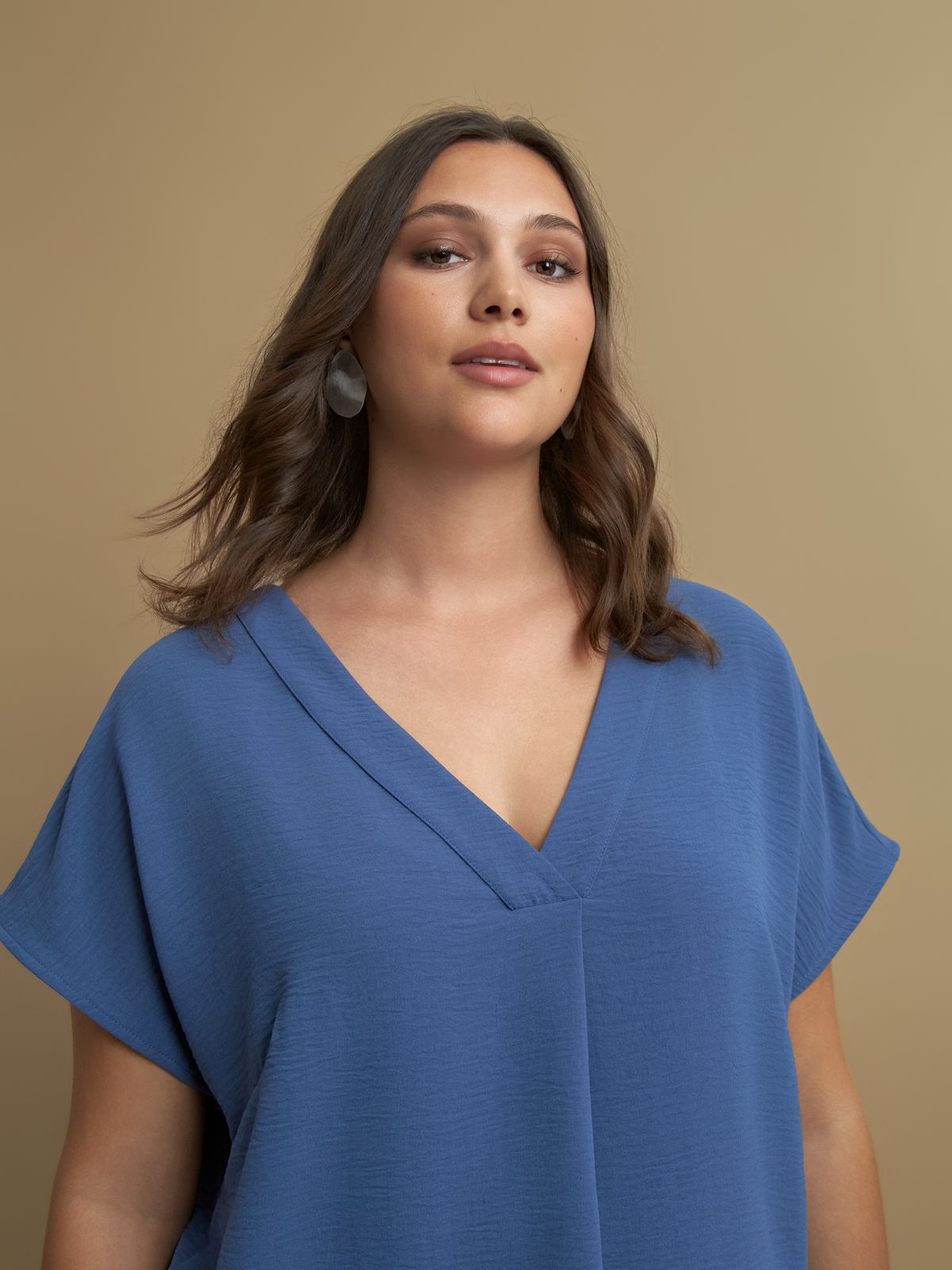 Airwashed crepe essential V-neck blouse with front pleat