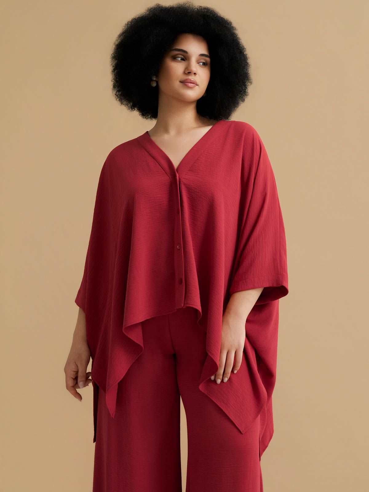 Airwashed crepe V-neck shirt with dipped sides