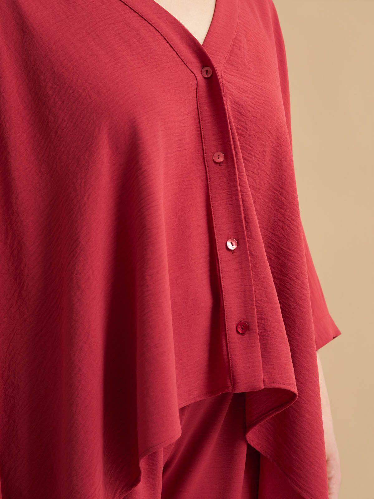 Airwashed crepe V-neck shirt with dipped sides