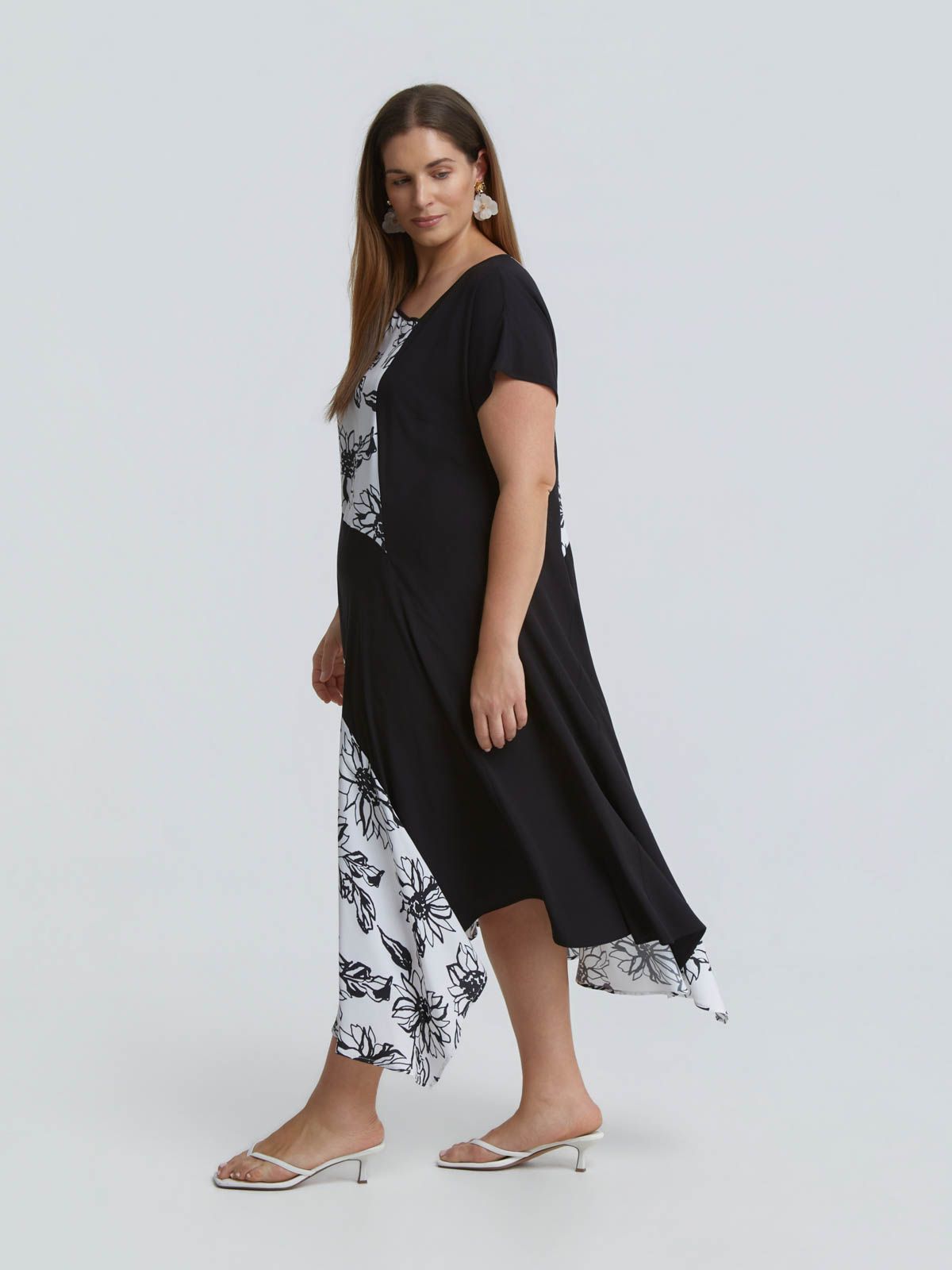 Ασύμμετρο φόρεμα βισκόζη με floral print