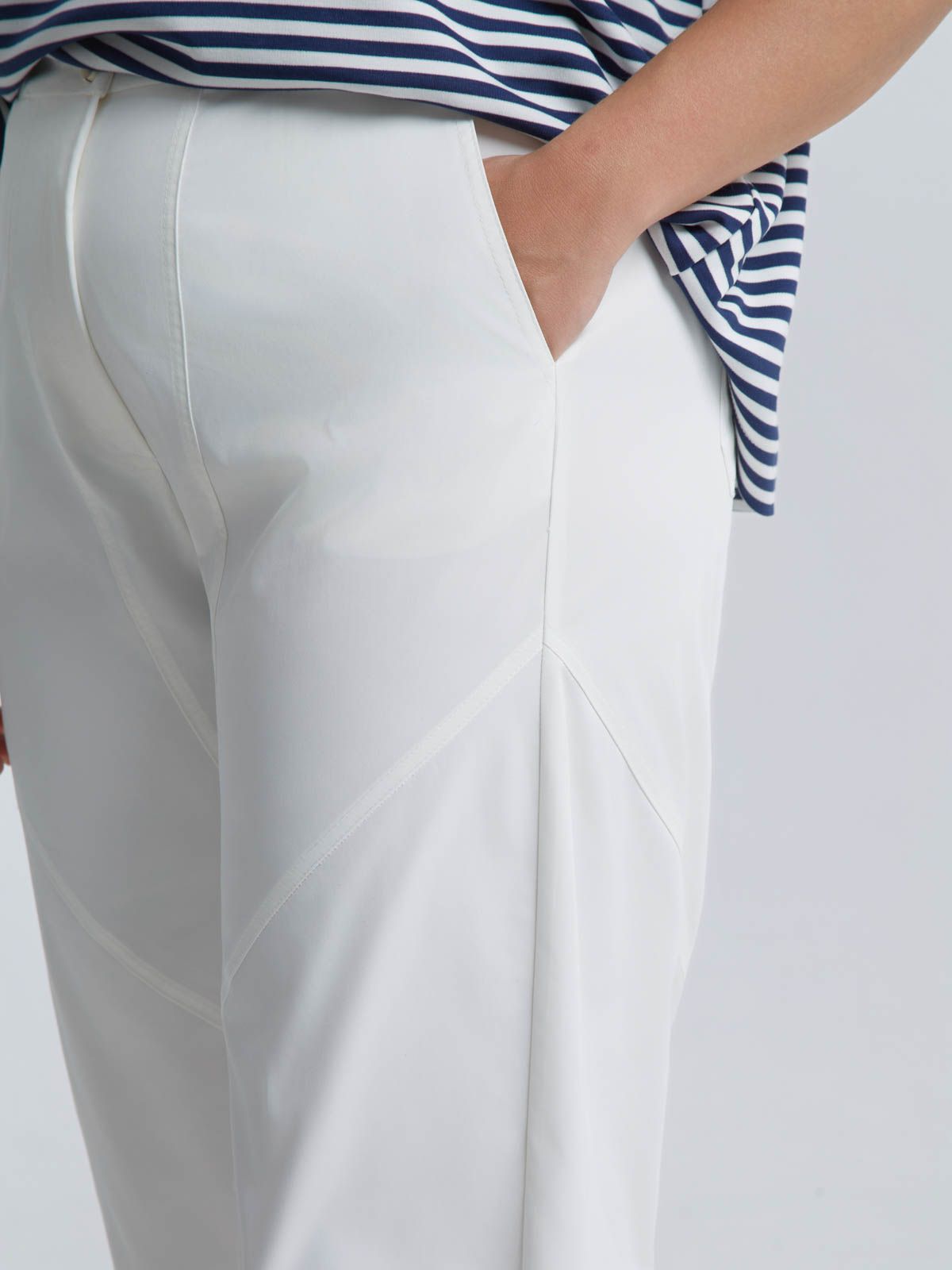 Barrel pants with elastic back waist