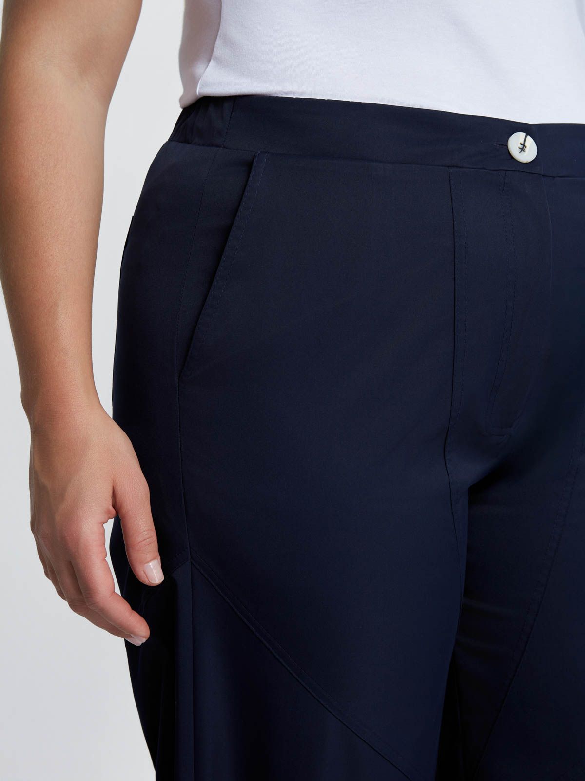 Barrel pants with elastic back waist