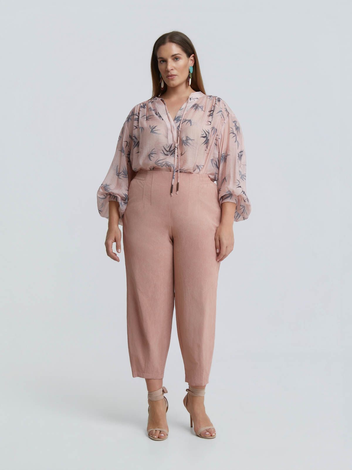 Barrel pants with elastic waist