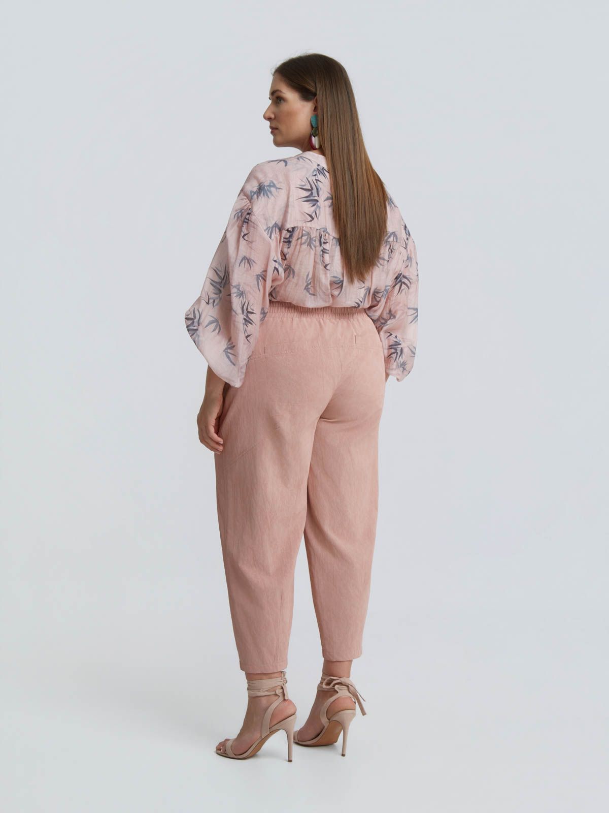 Barrel pants with elastic waist